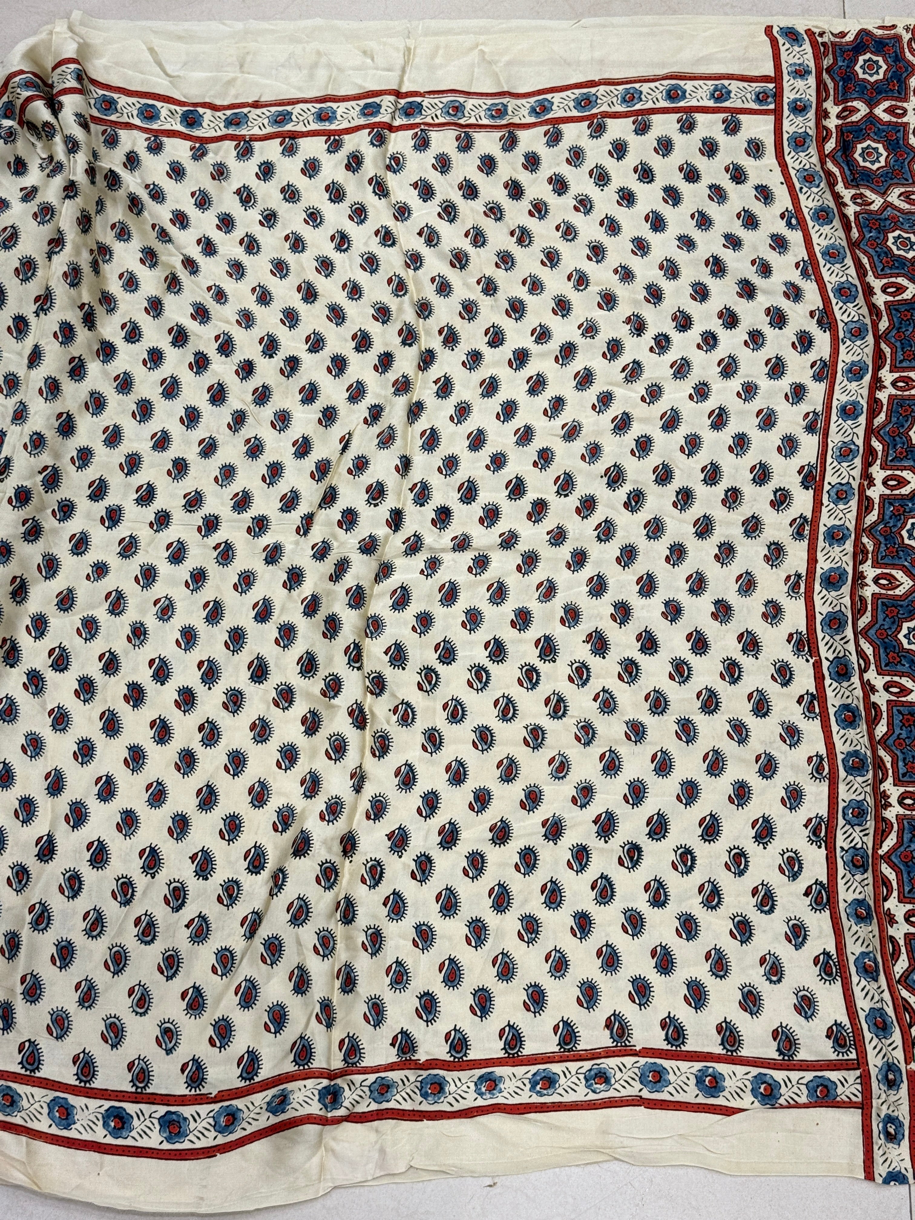 White Floral Butti Ajrakh Modal Gajji Silk Saree