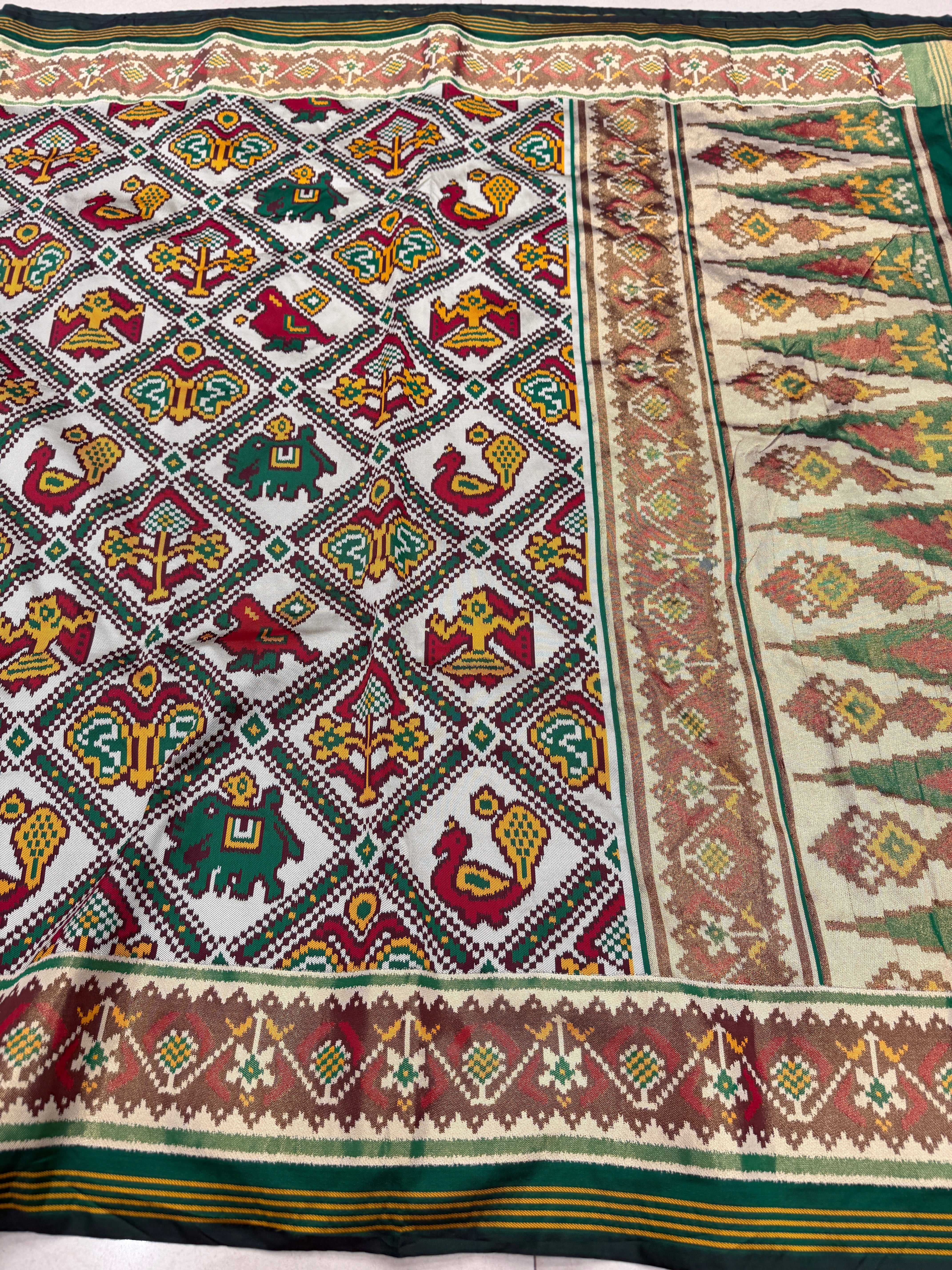 White Green 5 Figure Chabdi Semi Silk Weaved Patan Patola Saree