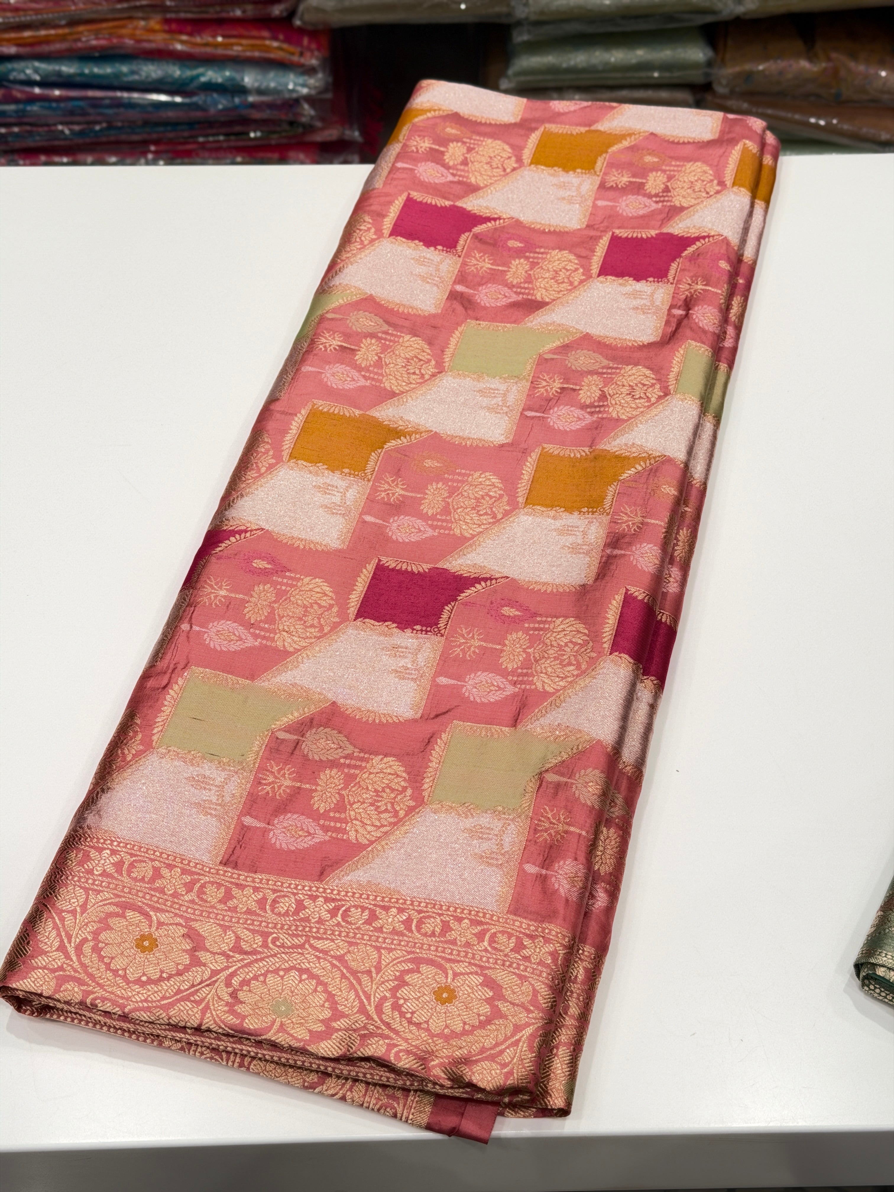 Pink Pastel Handloom Banarasi Rangkat Pure Silk Saree
