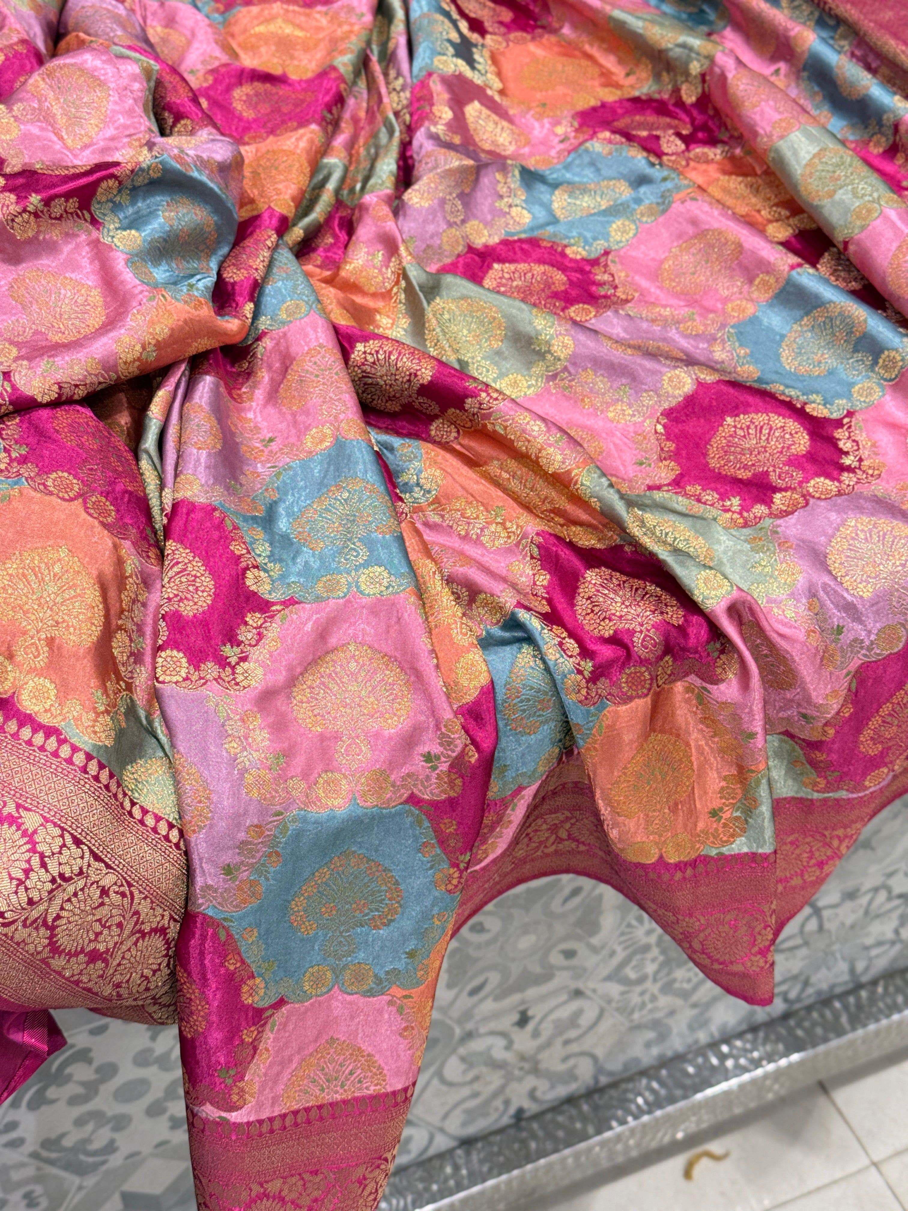Raspberry Butta Banarasi Modal Satin Rangkat Saree