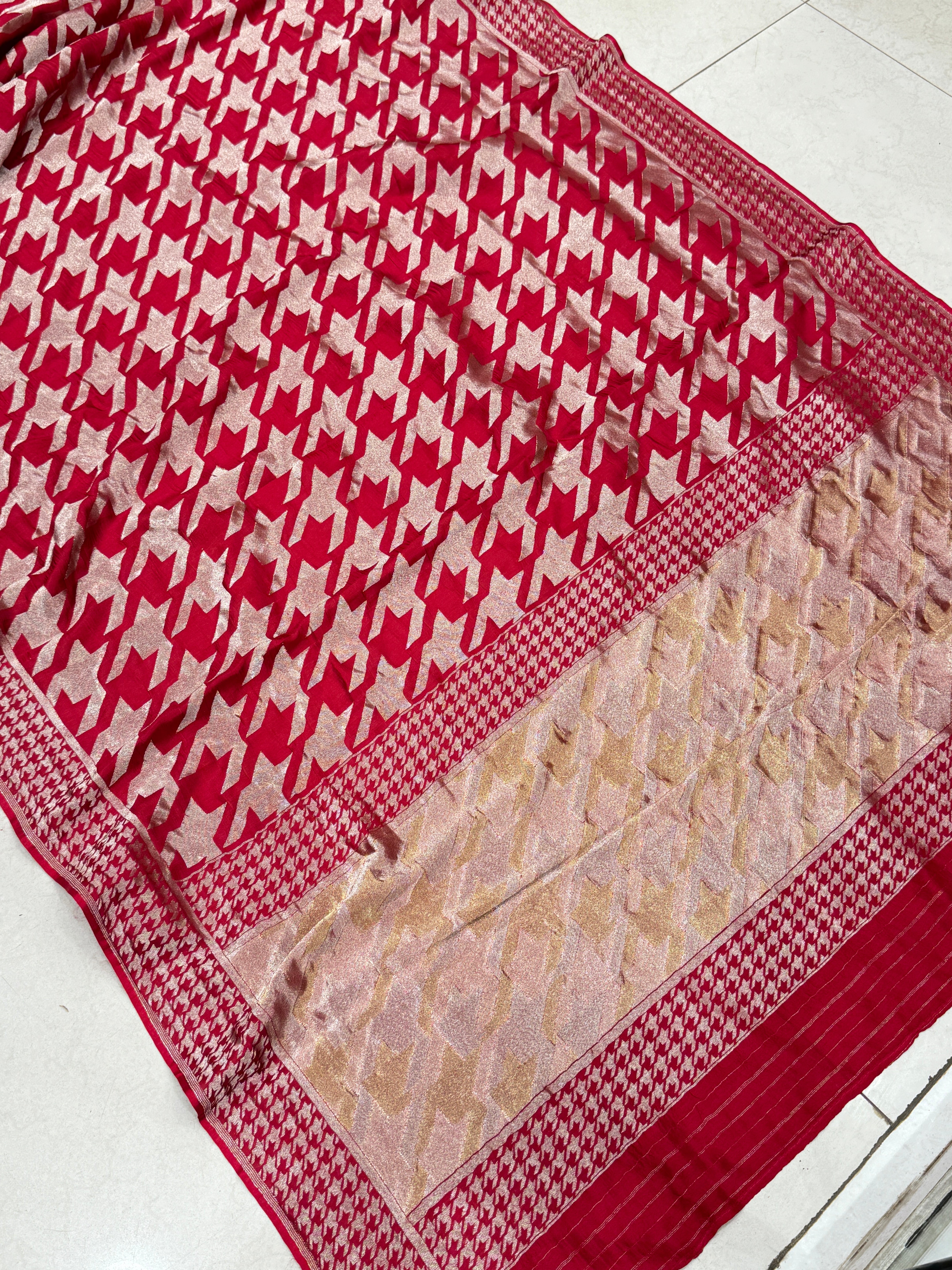 Red Contemporary Banarasi Munga Silk Saree