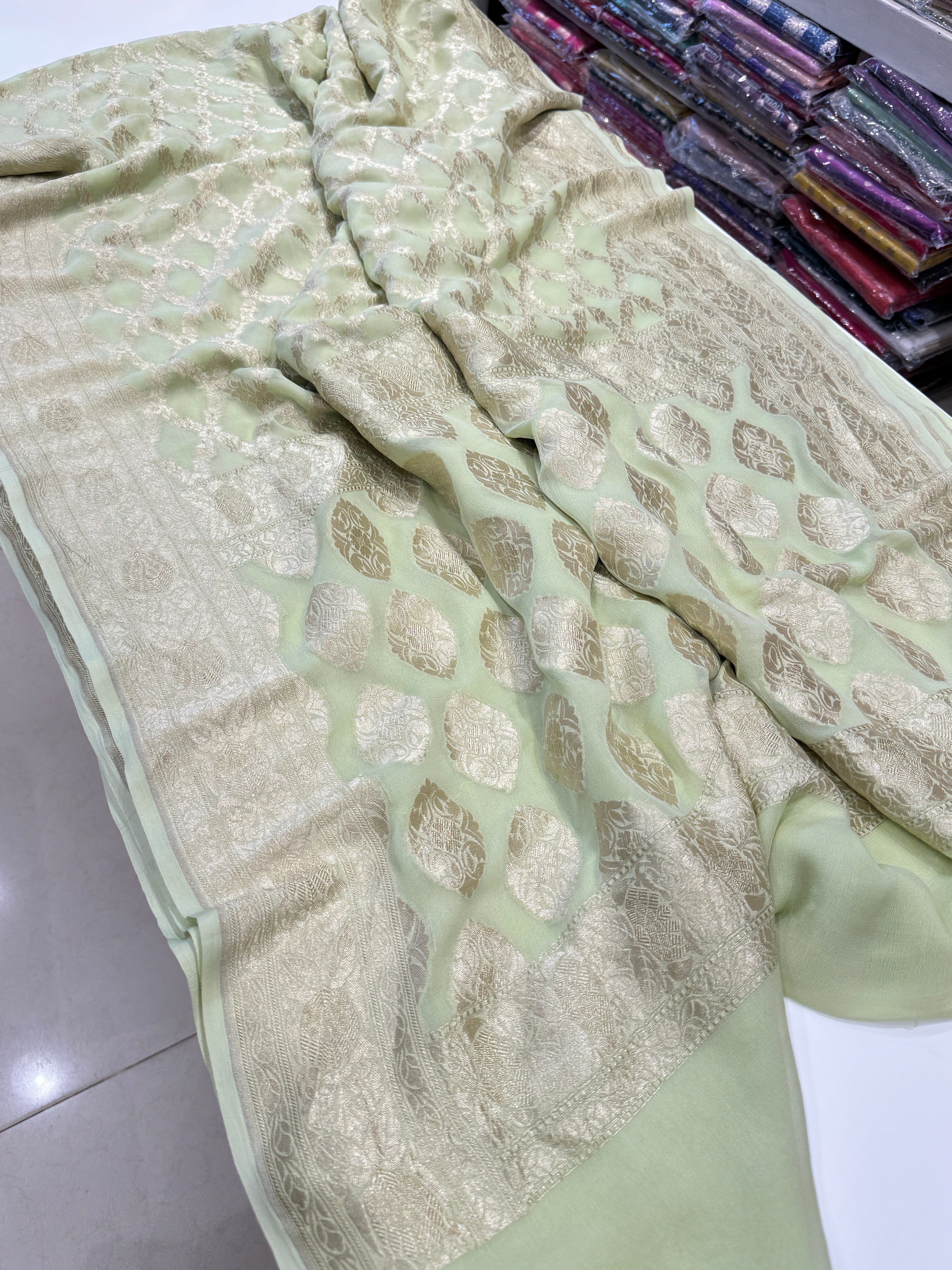 Light Pista Green Handloom Georgette Saree