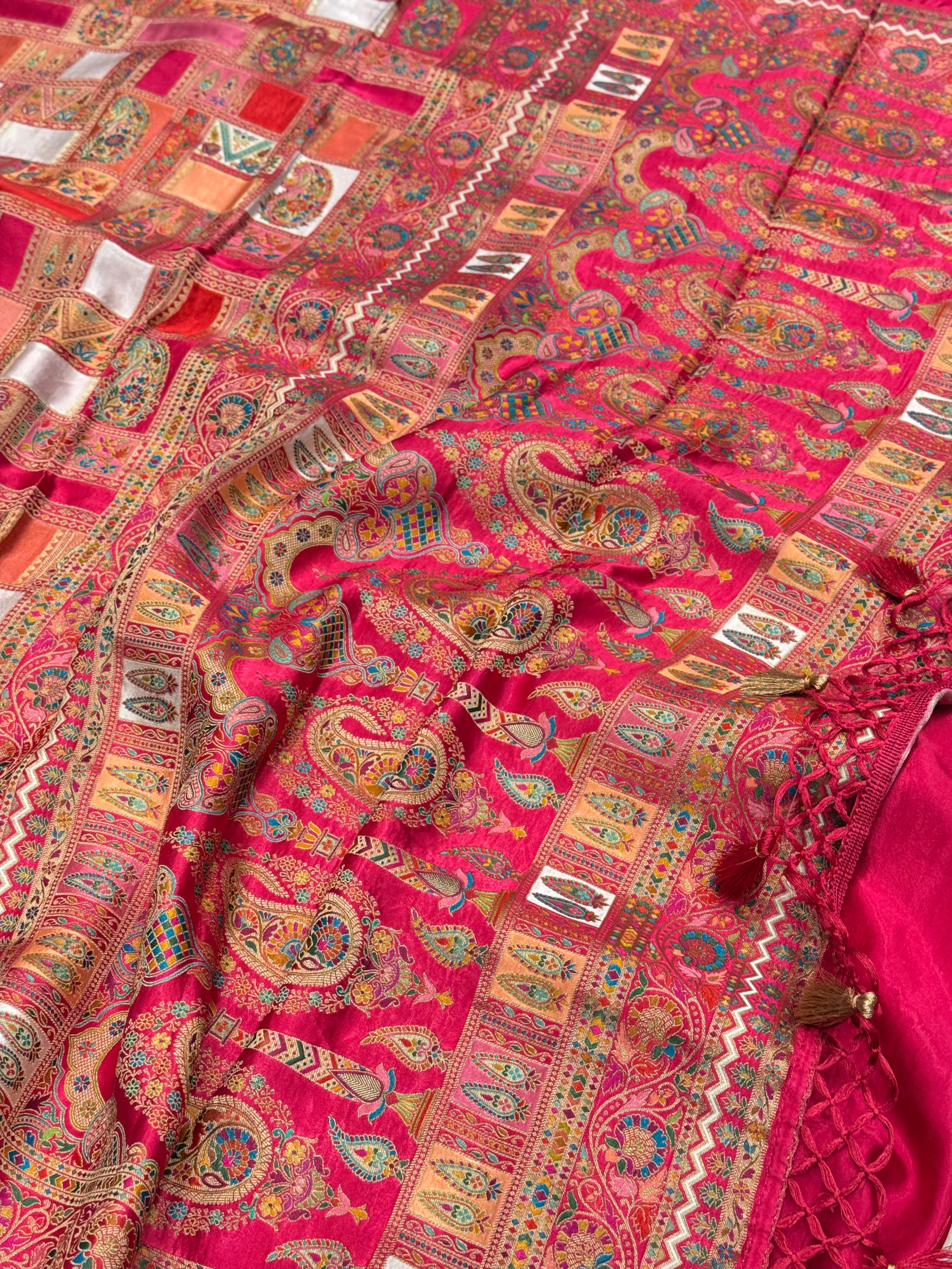 Moti White Check Rani Banarasi Modal Rangkat Saree