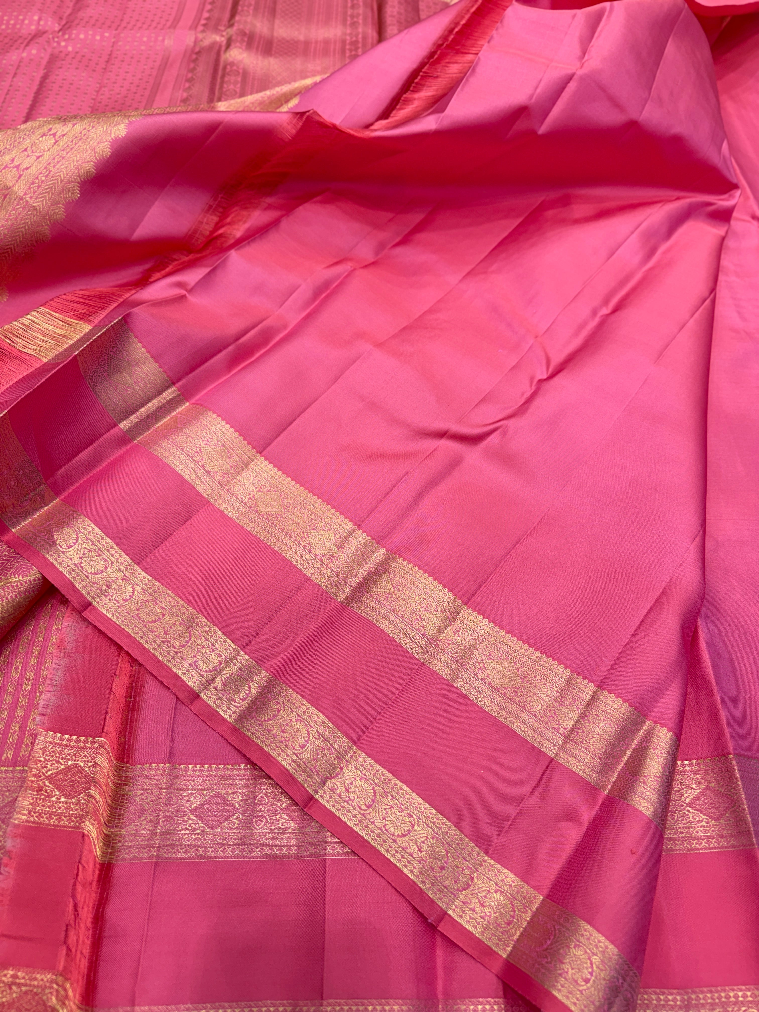 Light Pink Contemporary Weave Handloom Pure Silk Kanjivaram Saree