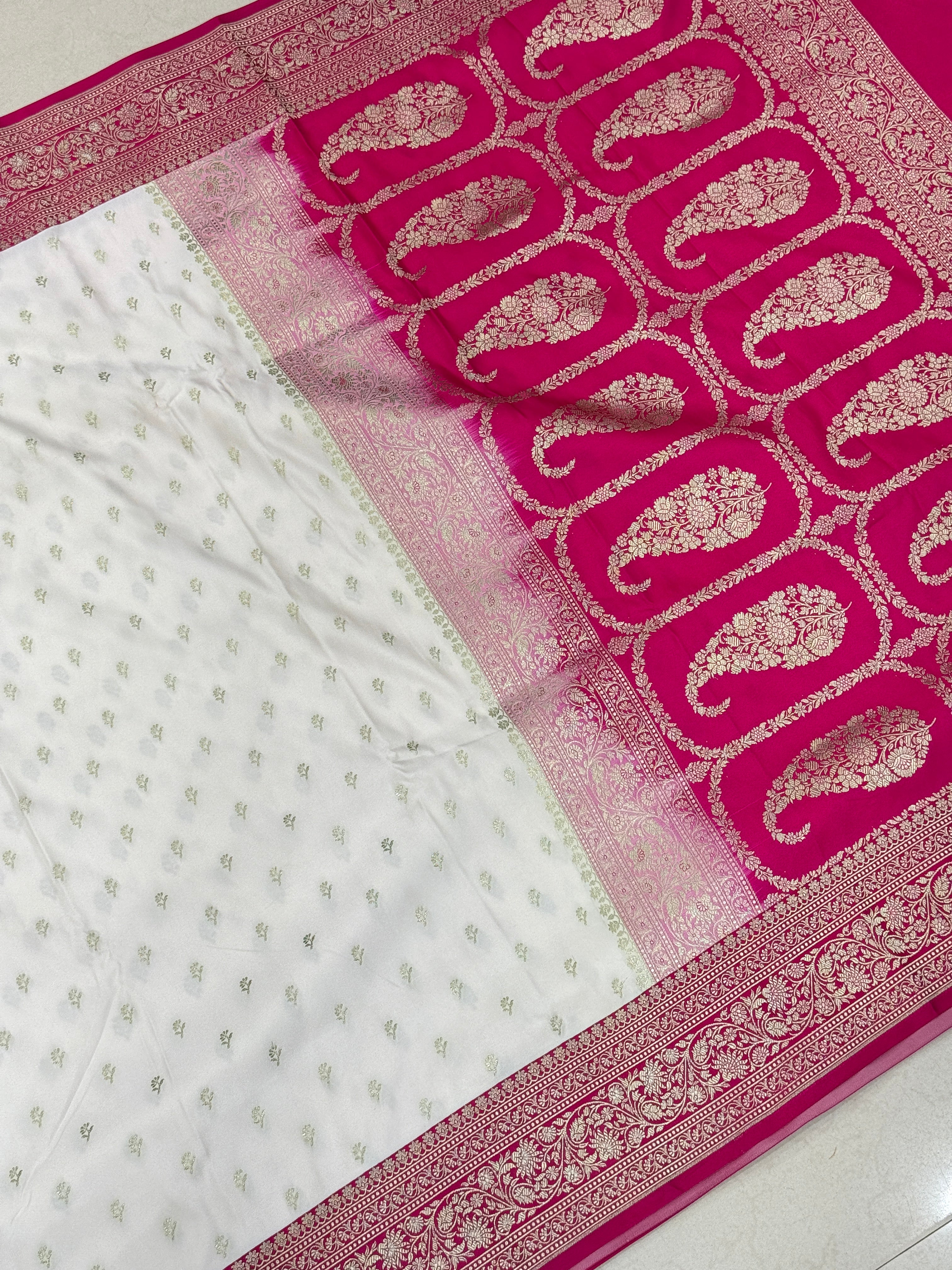 Moti White Rani Pallu Banarasi Buttis Saree