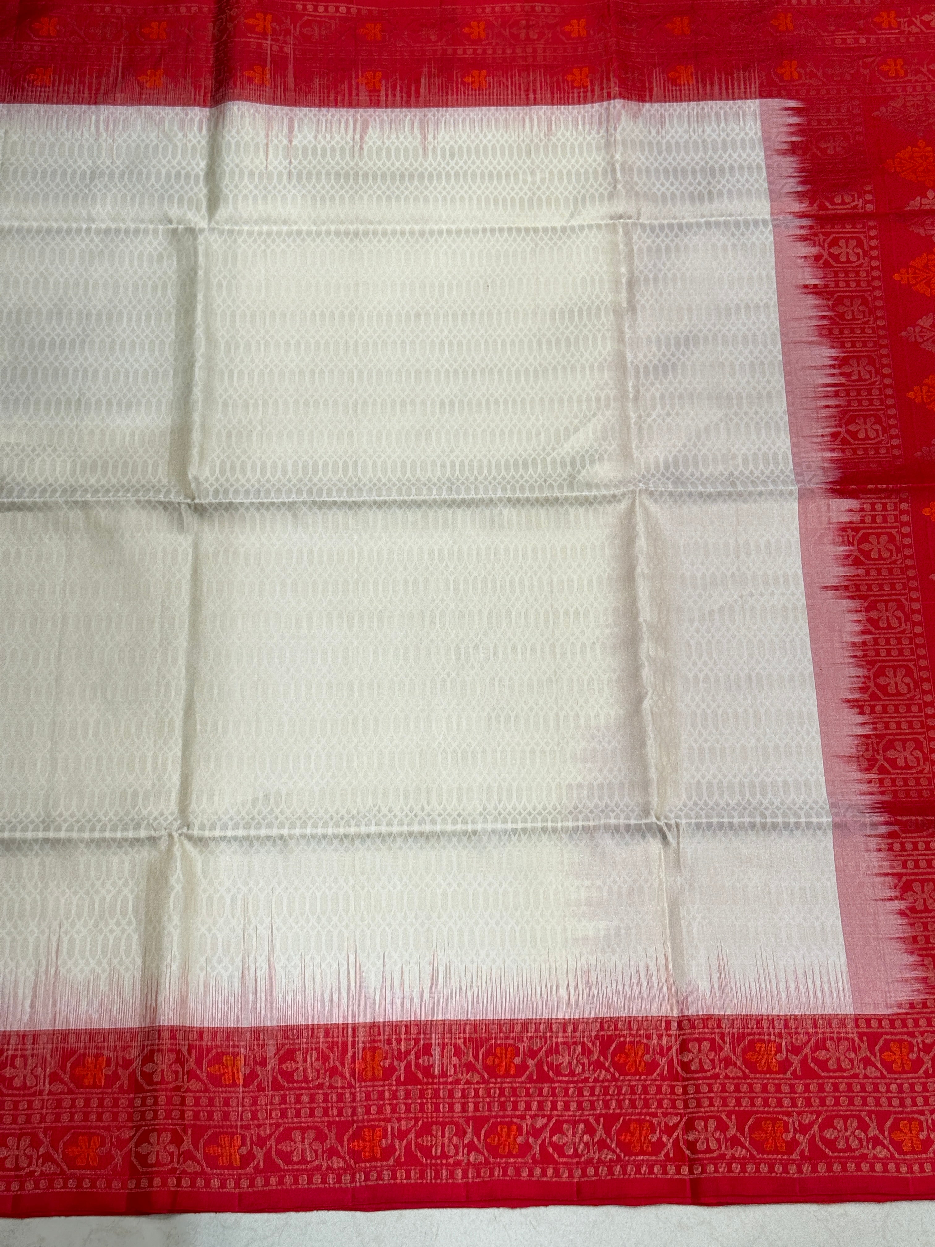 Moti White Red Butta Pallu Contemporary Handloom Kanchipuram Pure Silk Saree