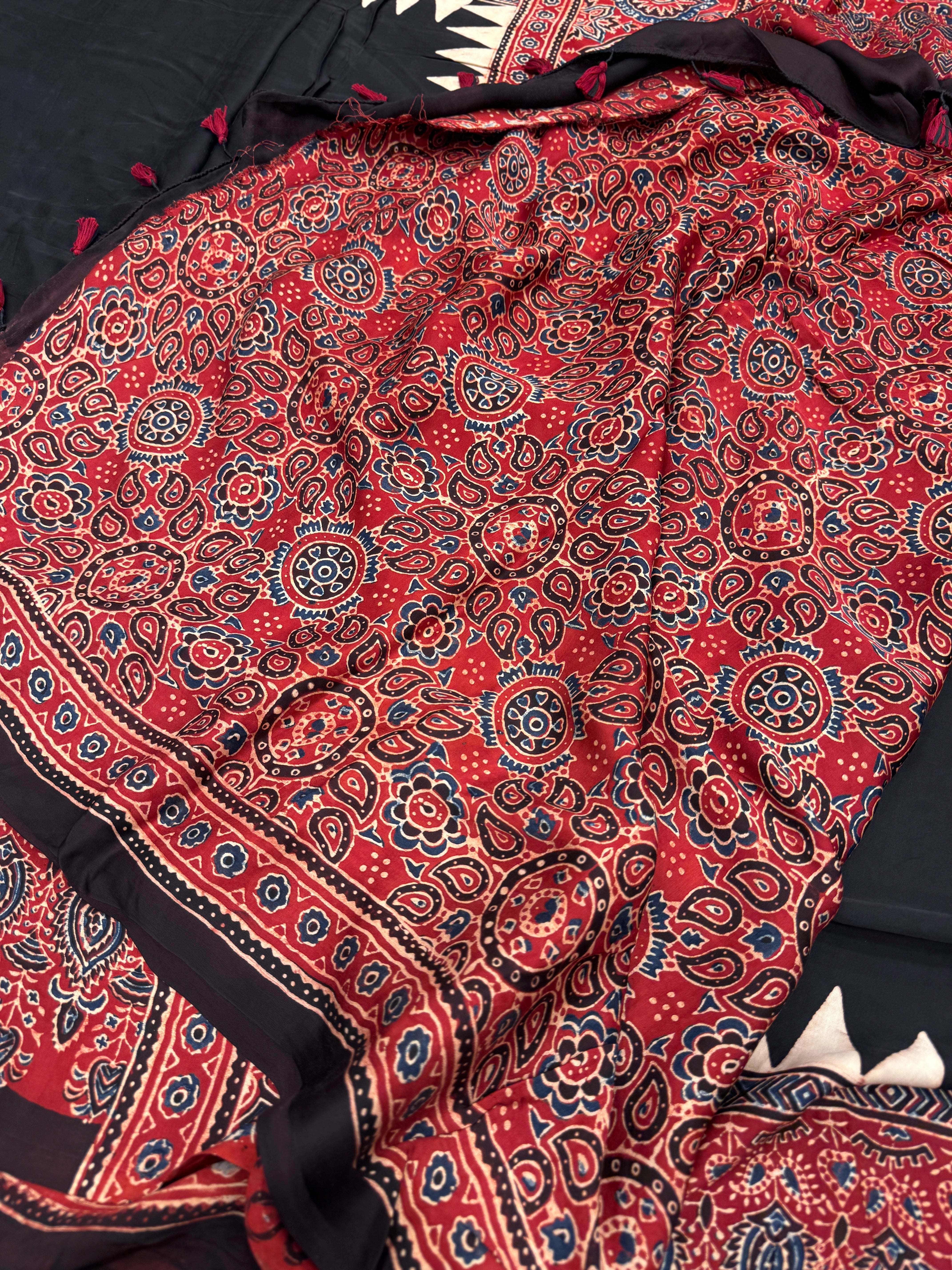 Red Keri Pallu Plain Body Ajrakh Modal Gajji Silk Saree