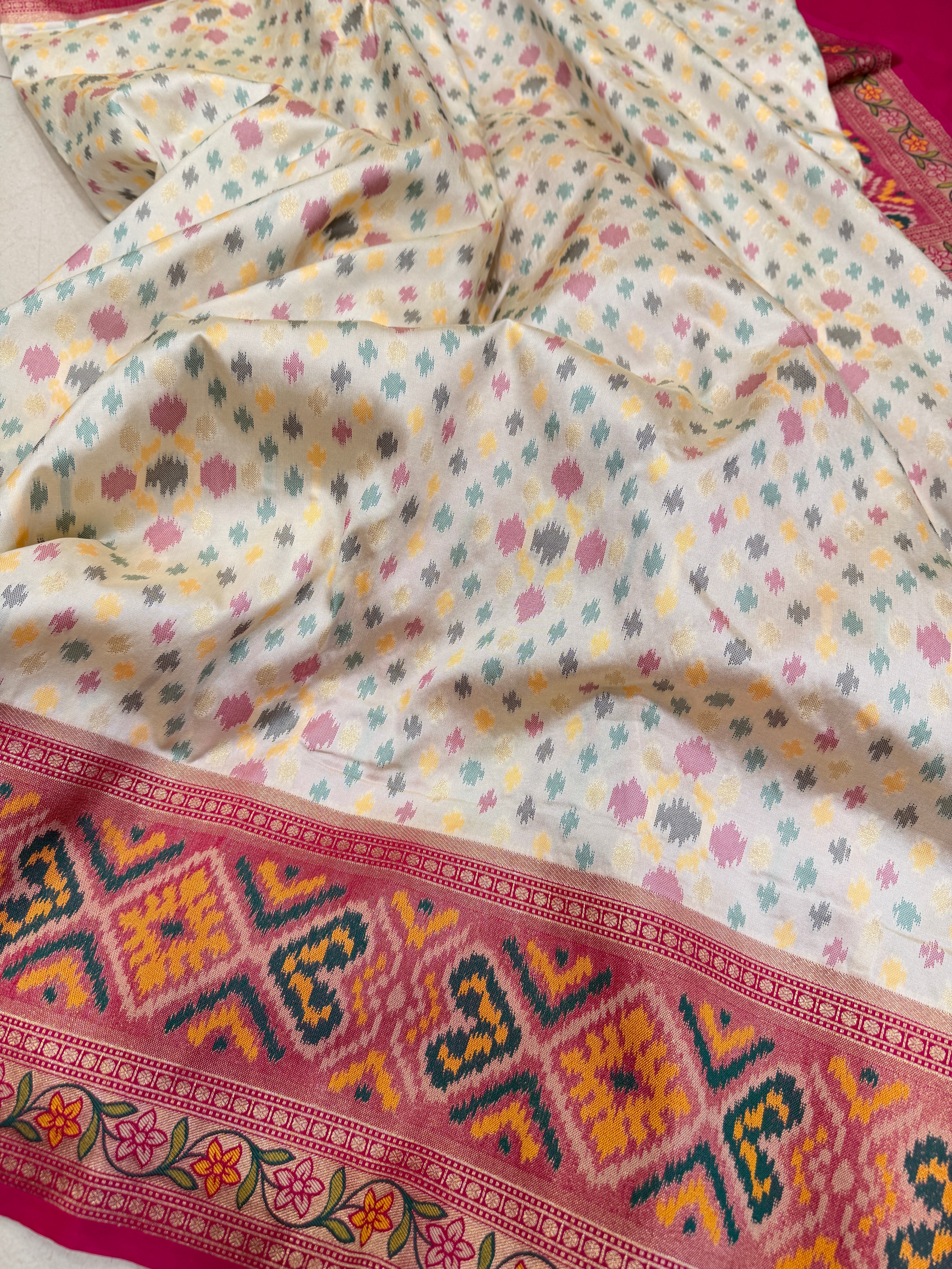 Moti White Rani Ikat Patola Banarasi Weaved Small Jaal Saree