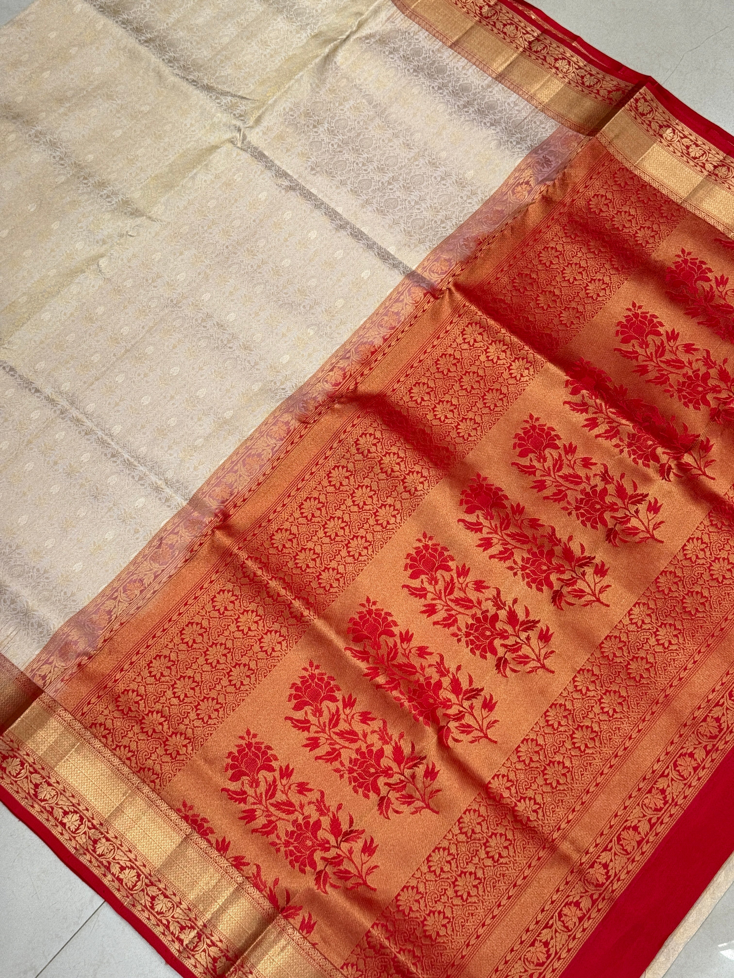 Beige Red Butta Brocade Handloom Kanchipuram Pure Silk Saree