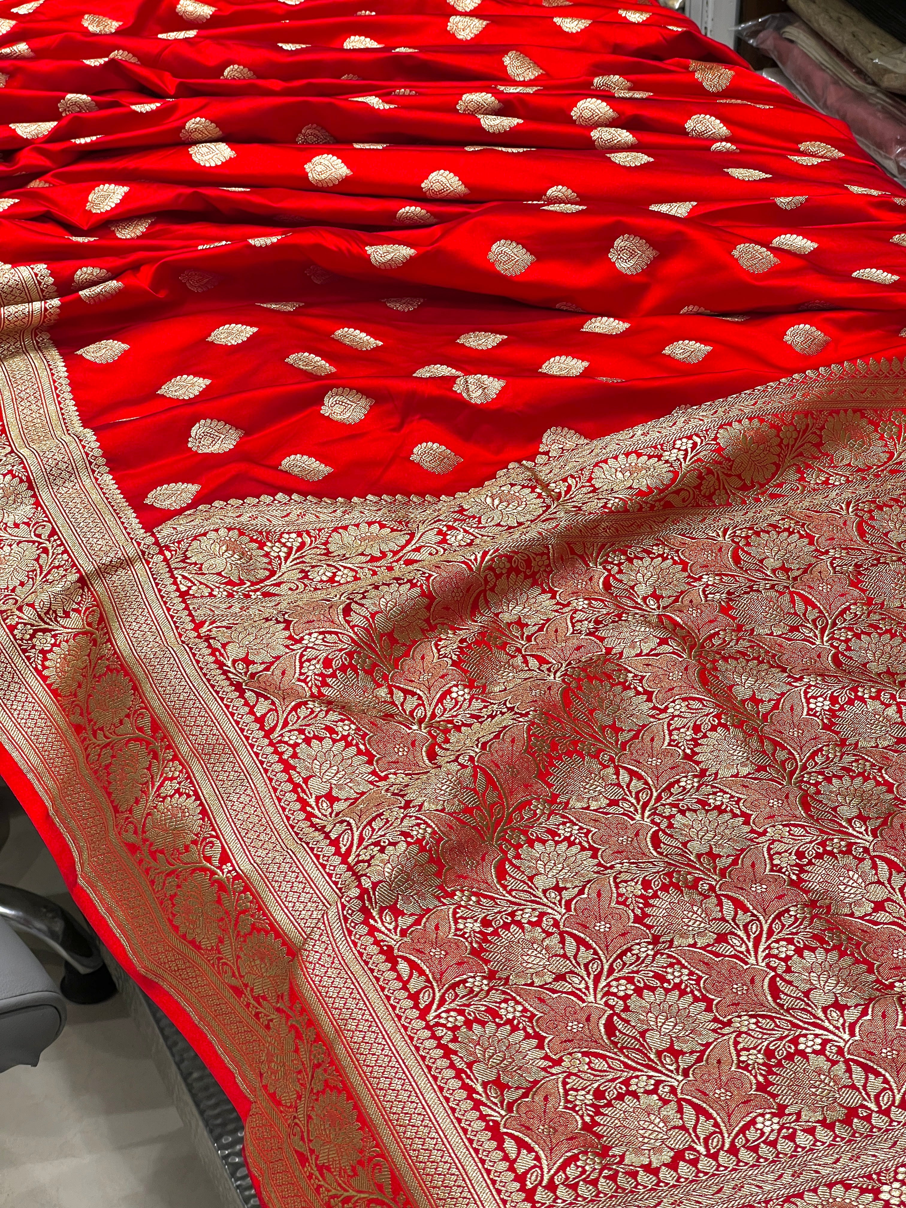 Red Banarasi Silk Floral Pallu Saree