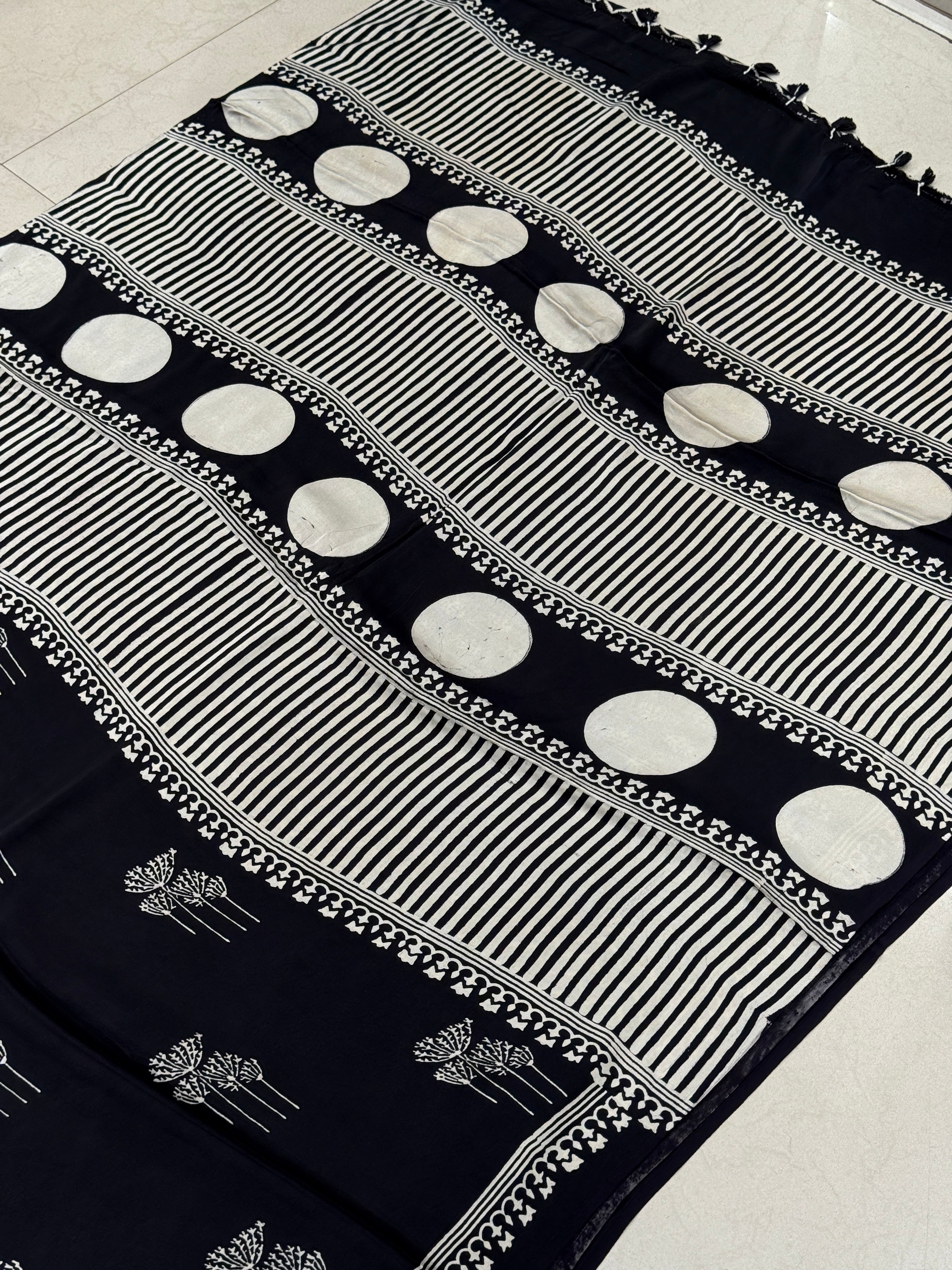 Black White Butti Gajji Silk Ajrakh Saree