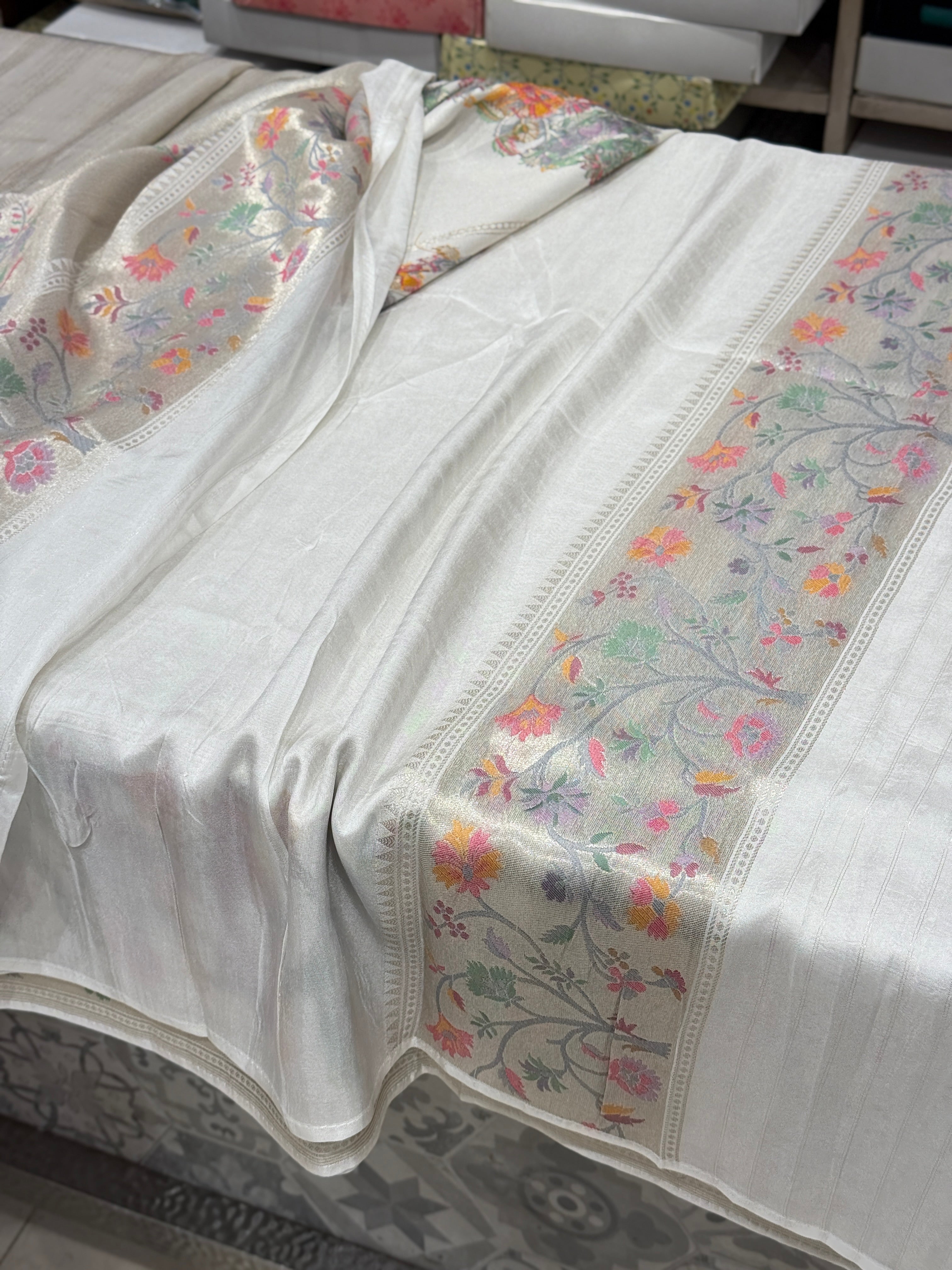 Silver Munga Tissue Paithani Saree