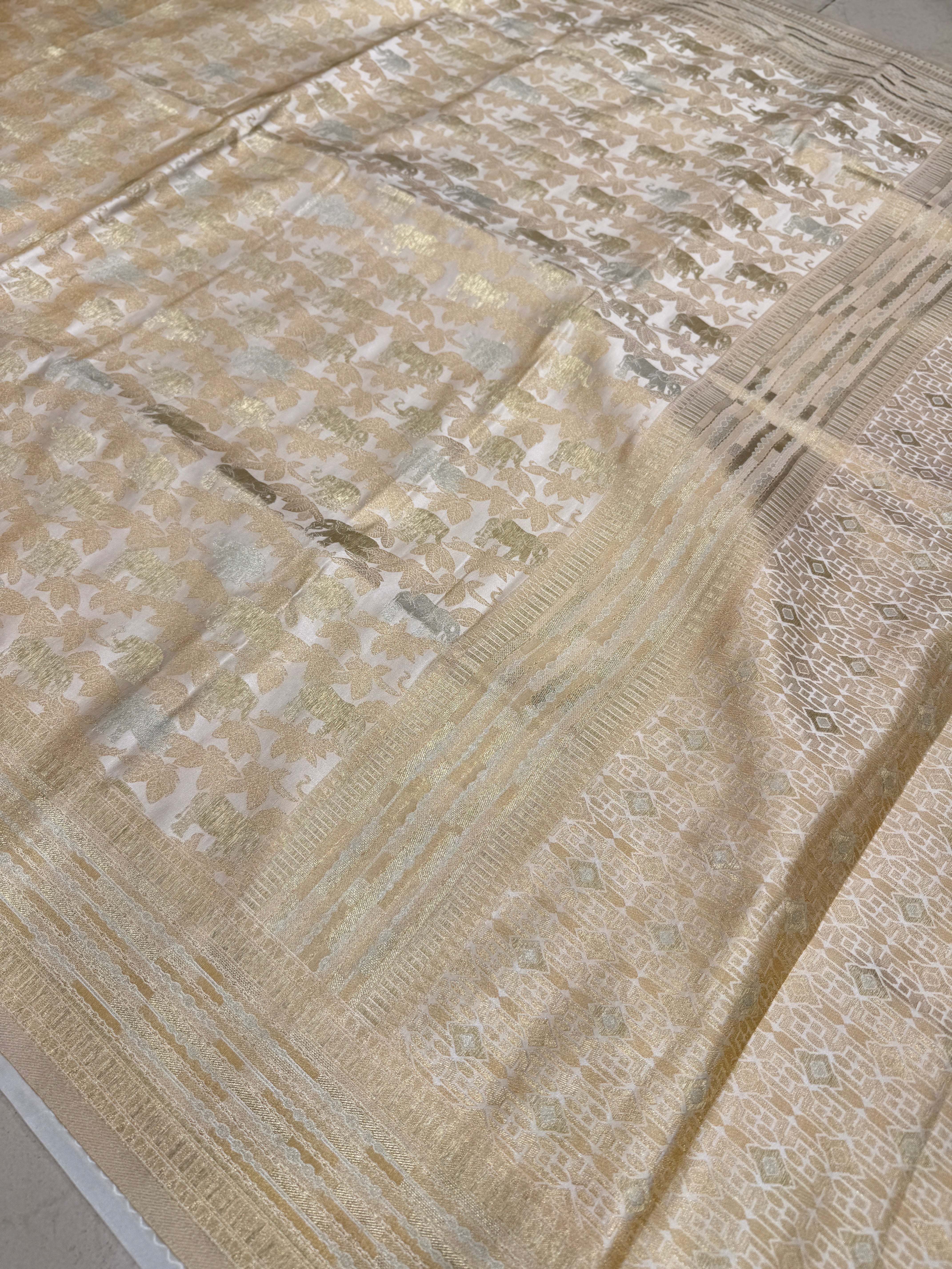 White Banarasi Soft Silk Semi Elephant Motif Saree