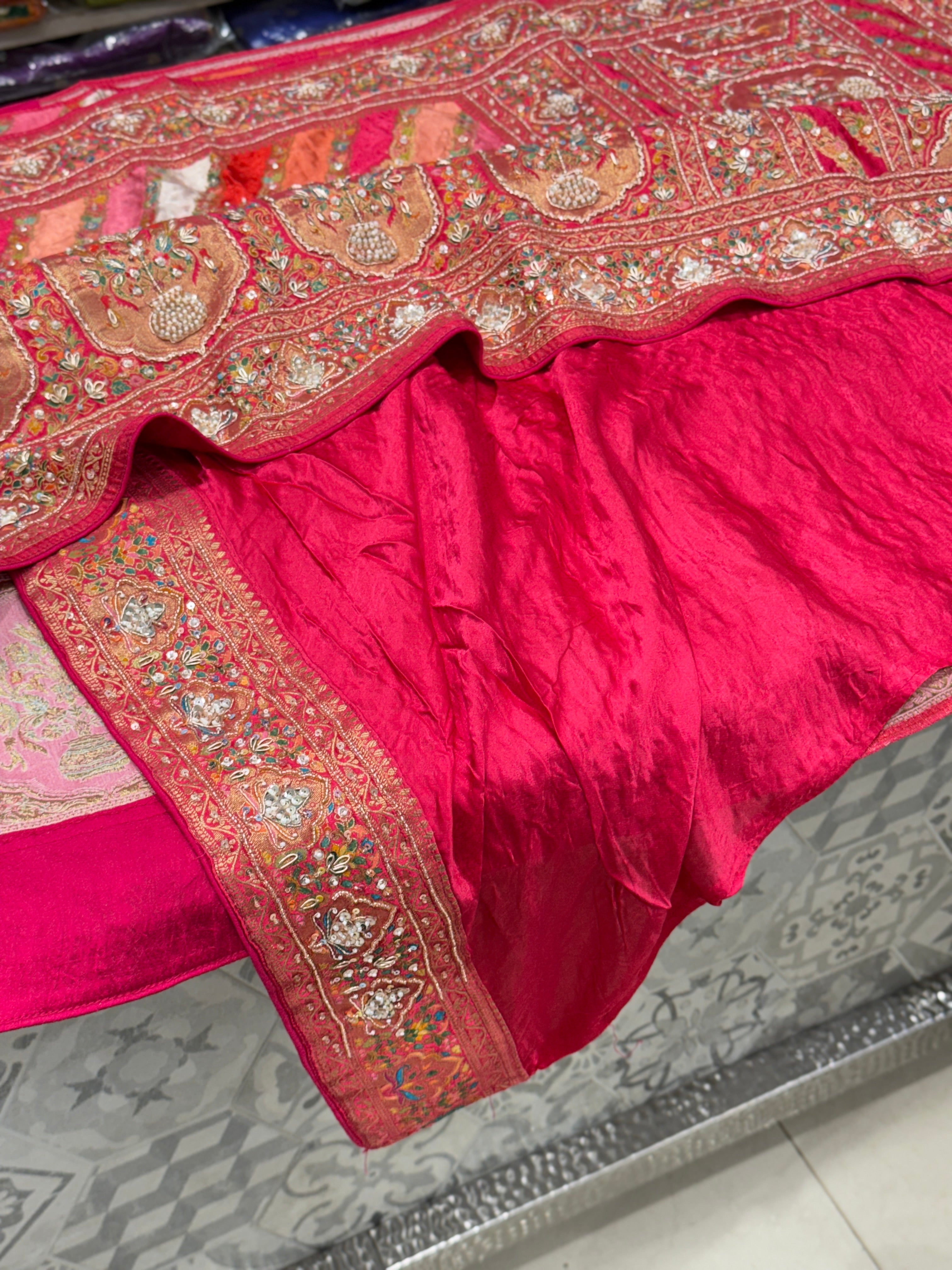 Khushi Kapoor Inspired Big Border Banarasi Modal Rangkat Embroidery Saree