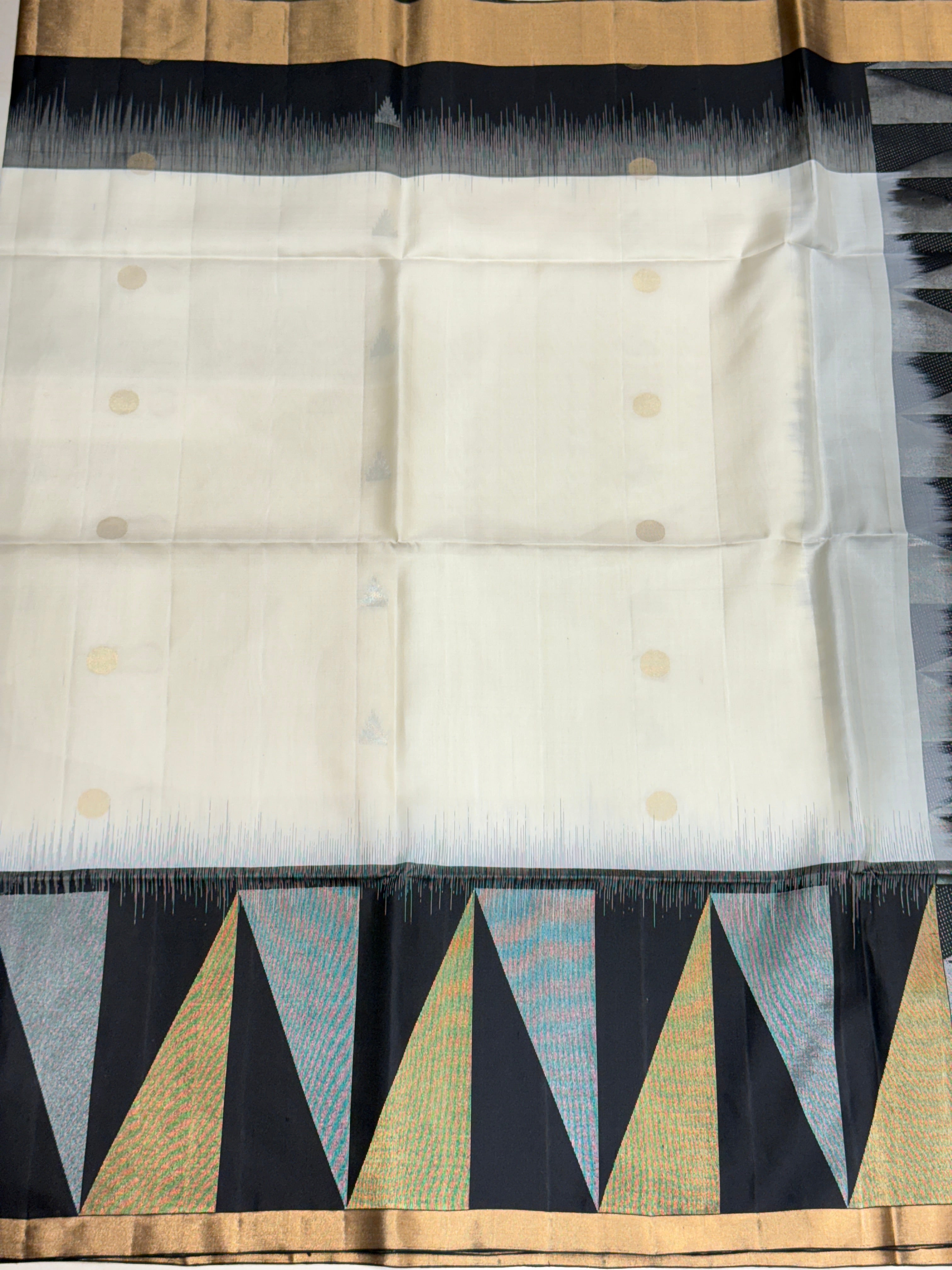Beige Red Contemporary Geometric Handloom Kanchipuram Pure Silk Saree