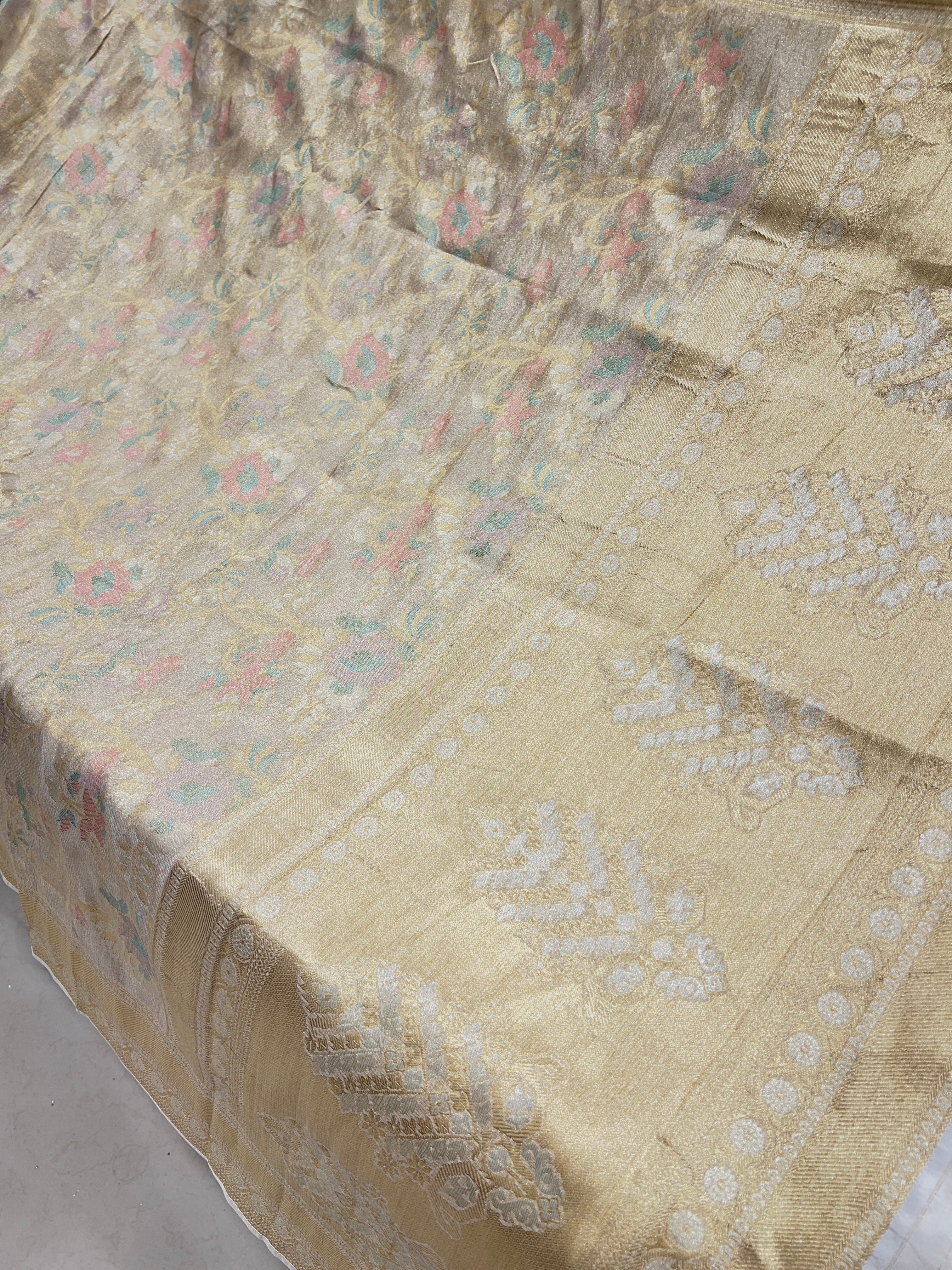 Banarasi Tissue Meenakari Munga Silk Saree