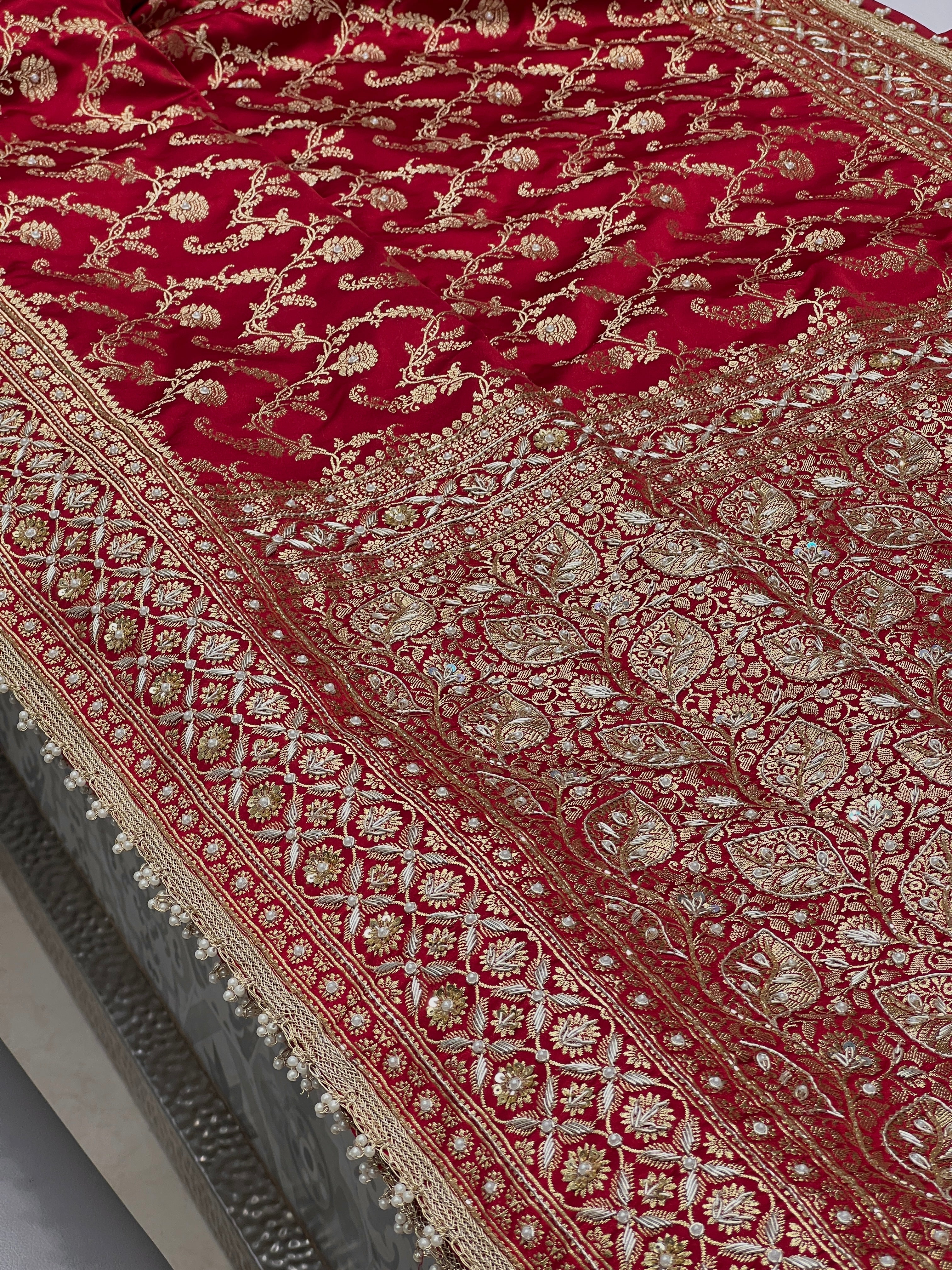 Maroon Banarasi Silk Leaf Pallu Embroidery Saree