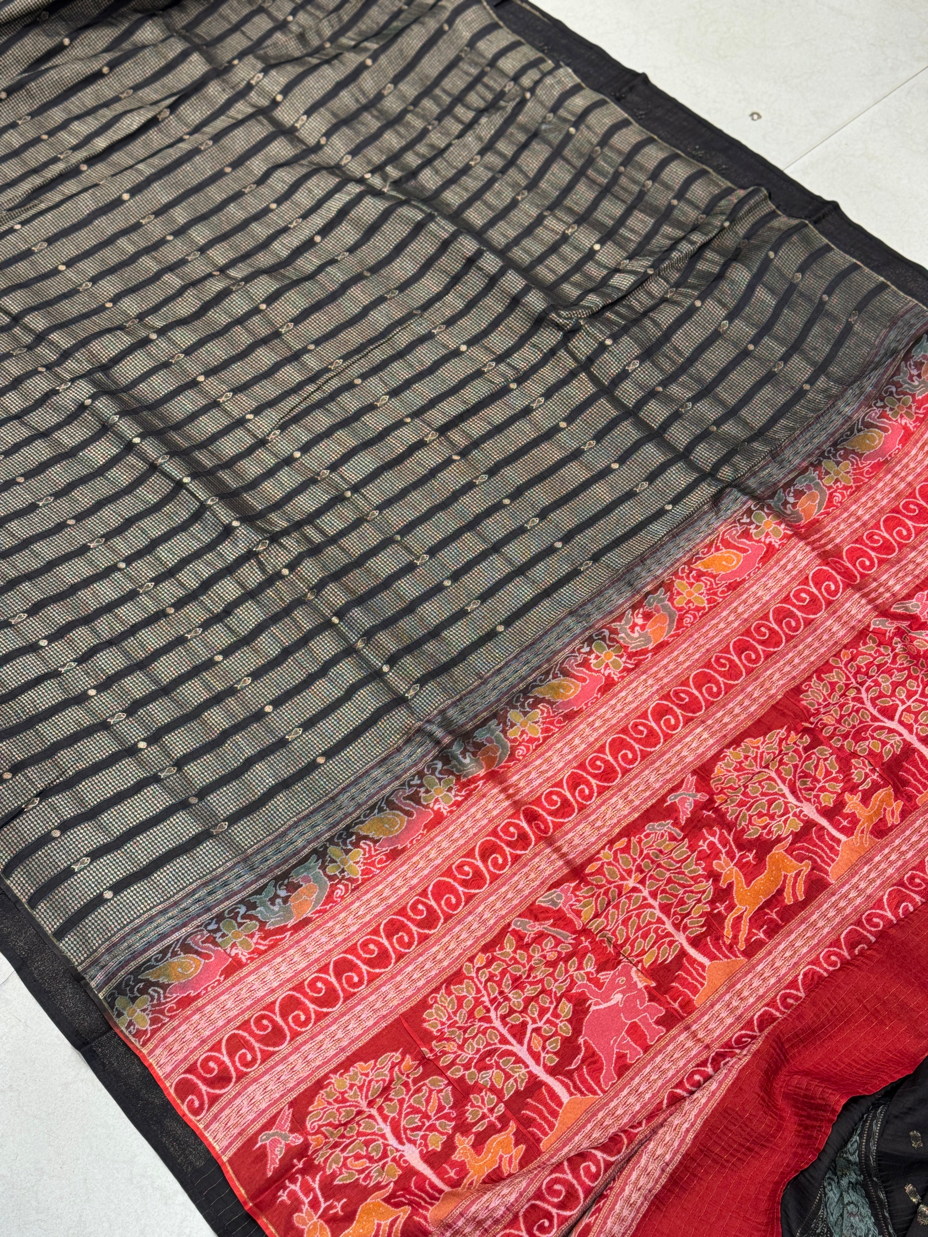 Madhuri Dixit Insired Banarasi Munga Black Red Saree