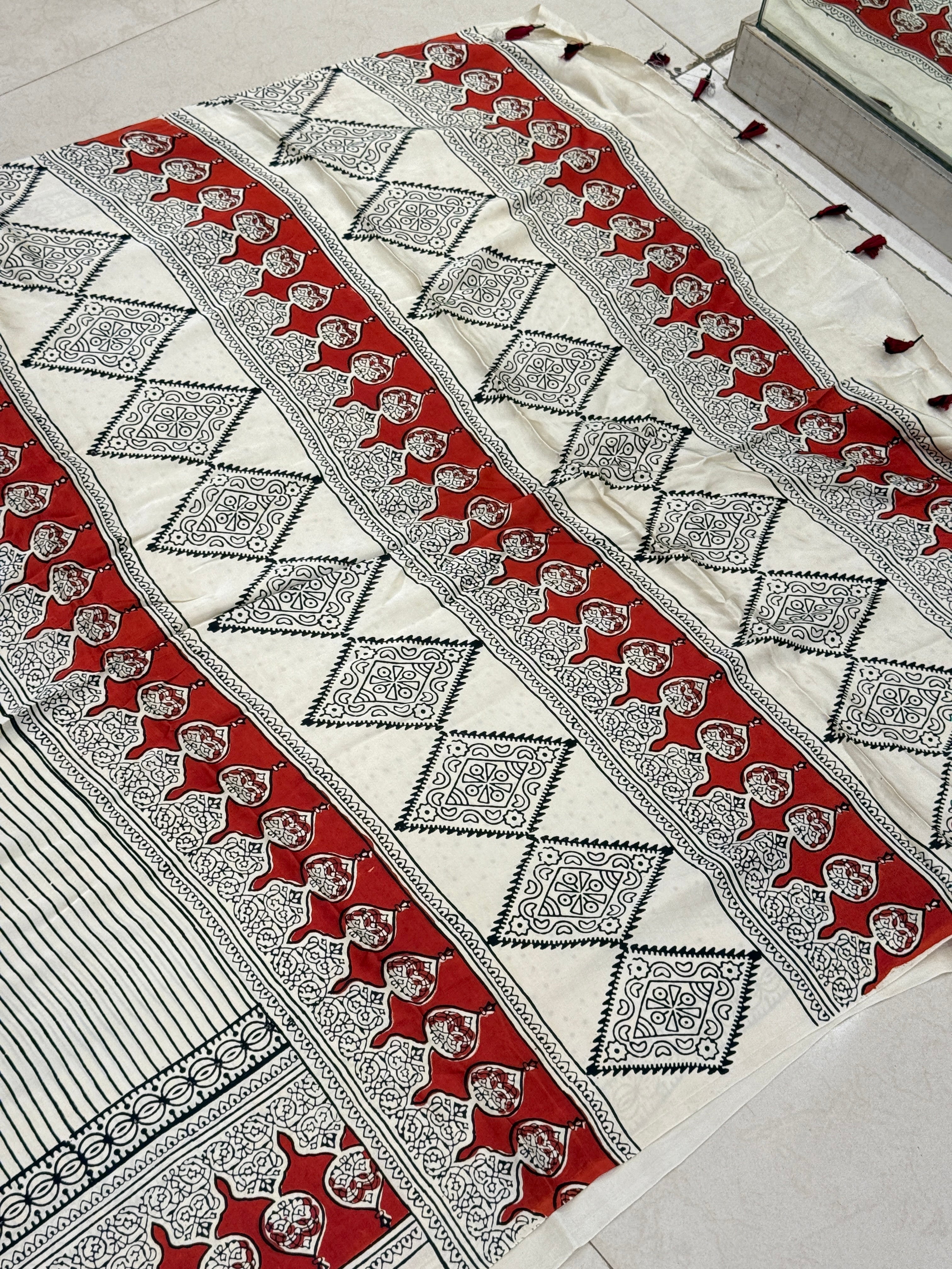 White Contemporary Temple Border Ajrakh Block Print Hand Pure Gajji Silk Saree