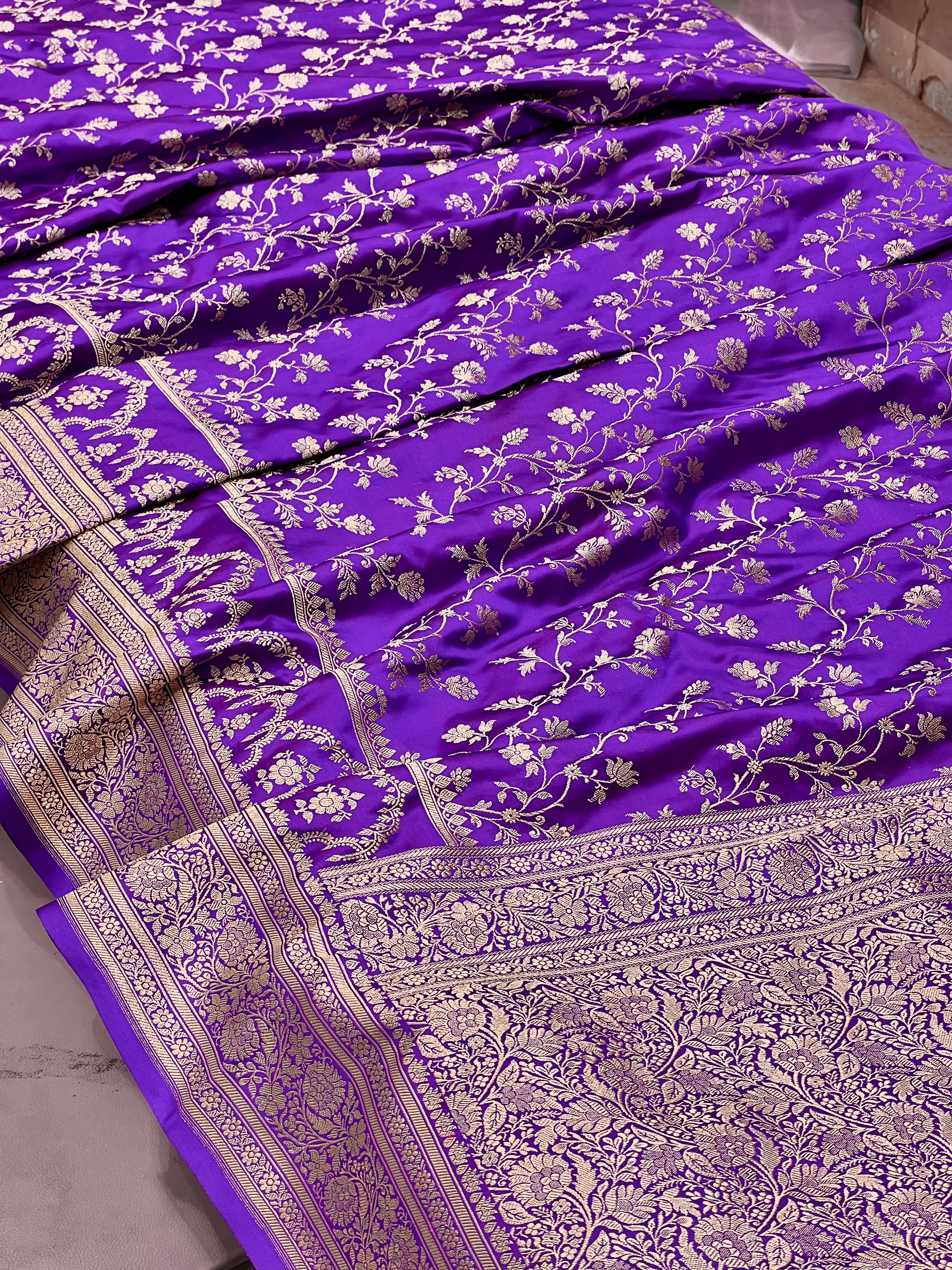 Purple Banarasi Silk Jaal Crown Border Saree