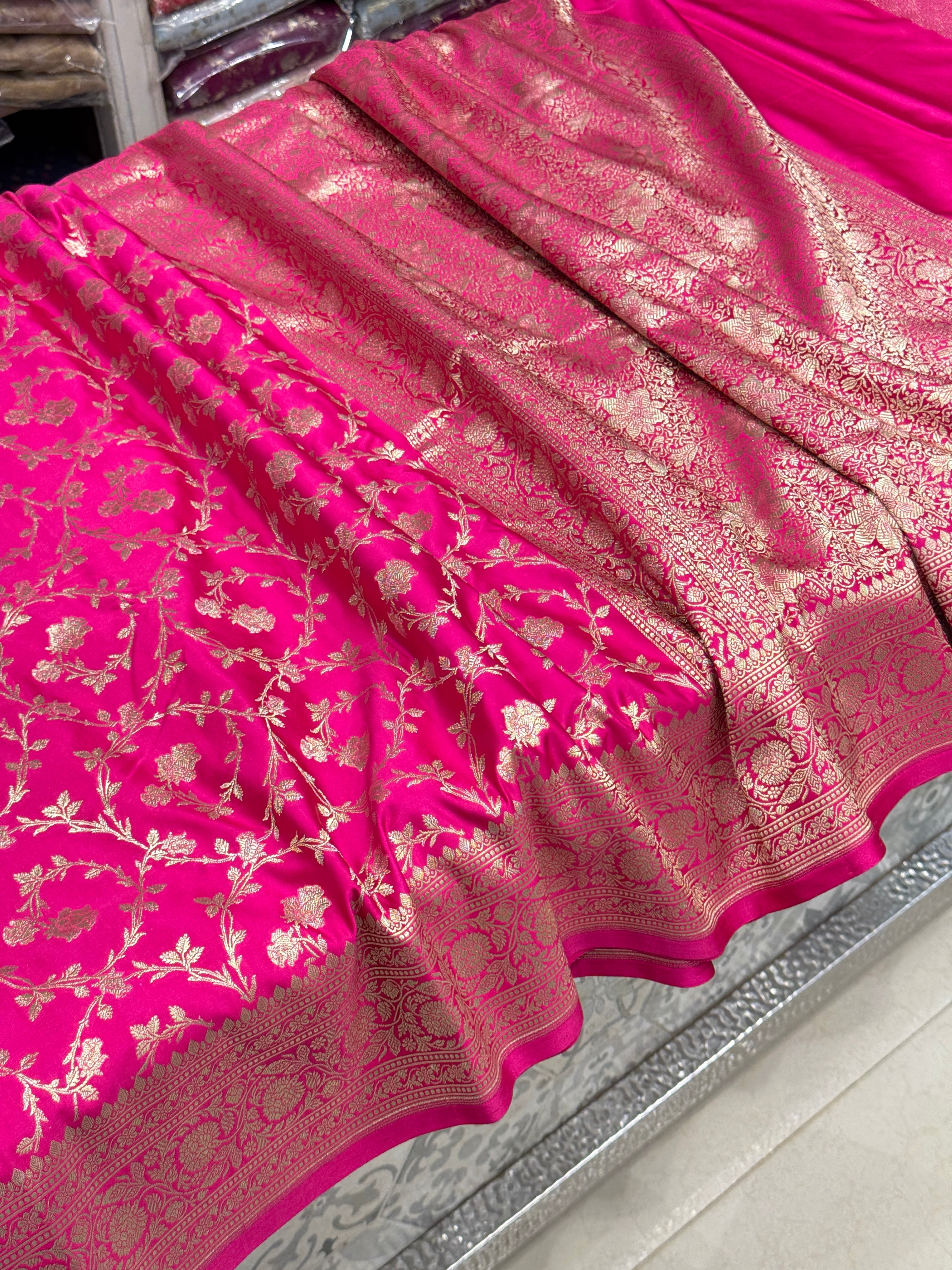Rani Budding Rose Jaal Banarasi Silk Saree