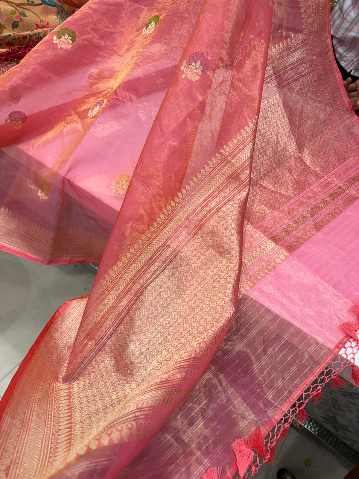Cross Pink Kadwa Weave Handloom Banarasi Tissue Saree