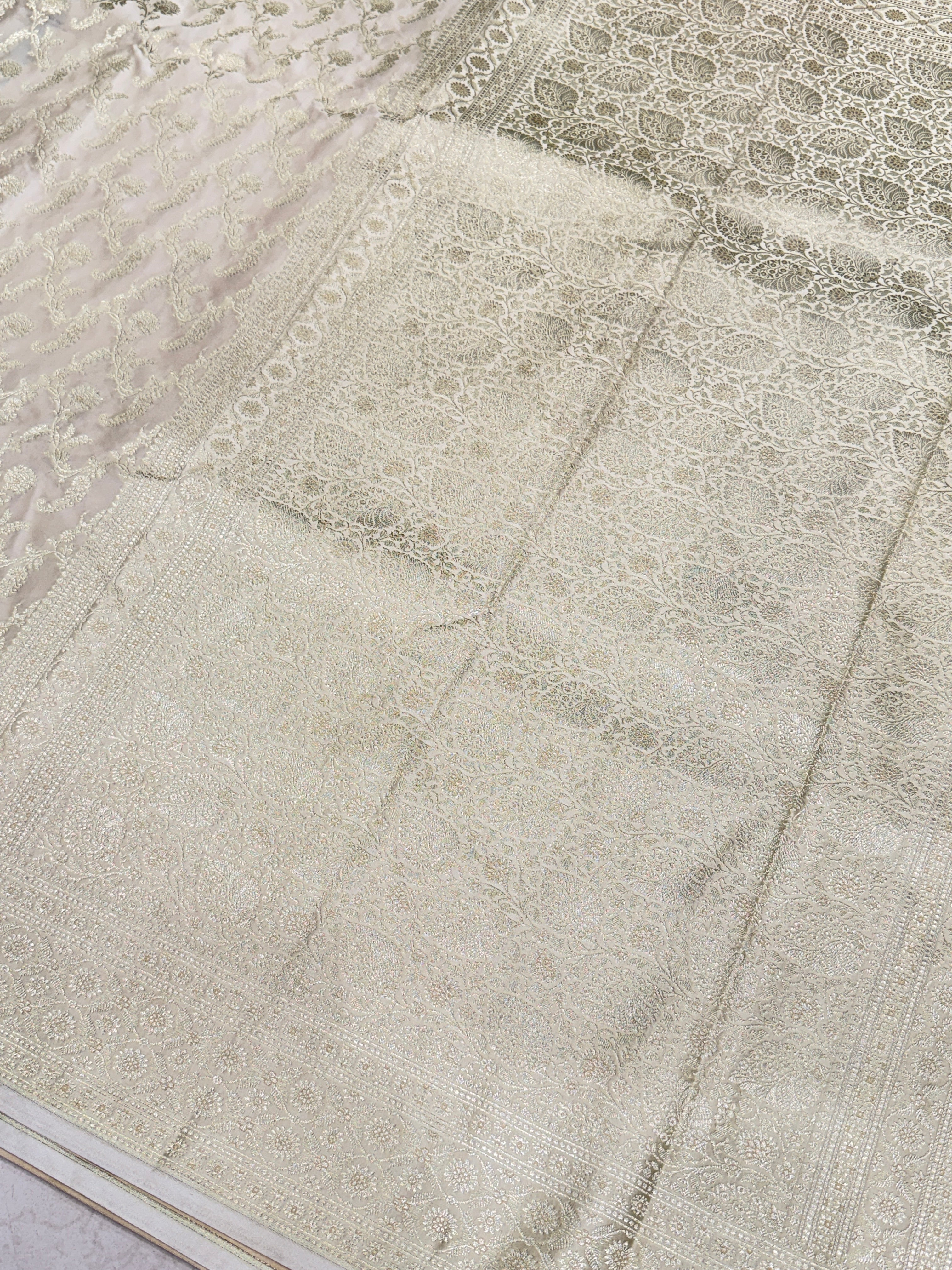 Beige Banarasi Silk Leaf Pallu Saree