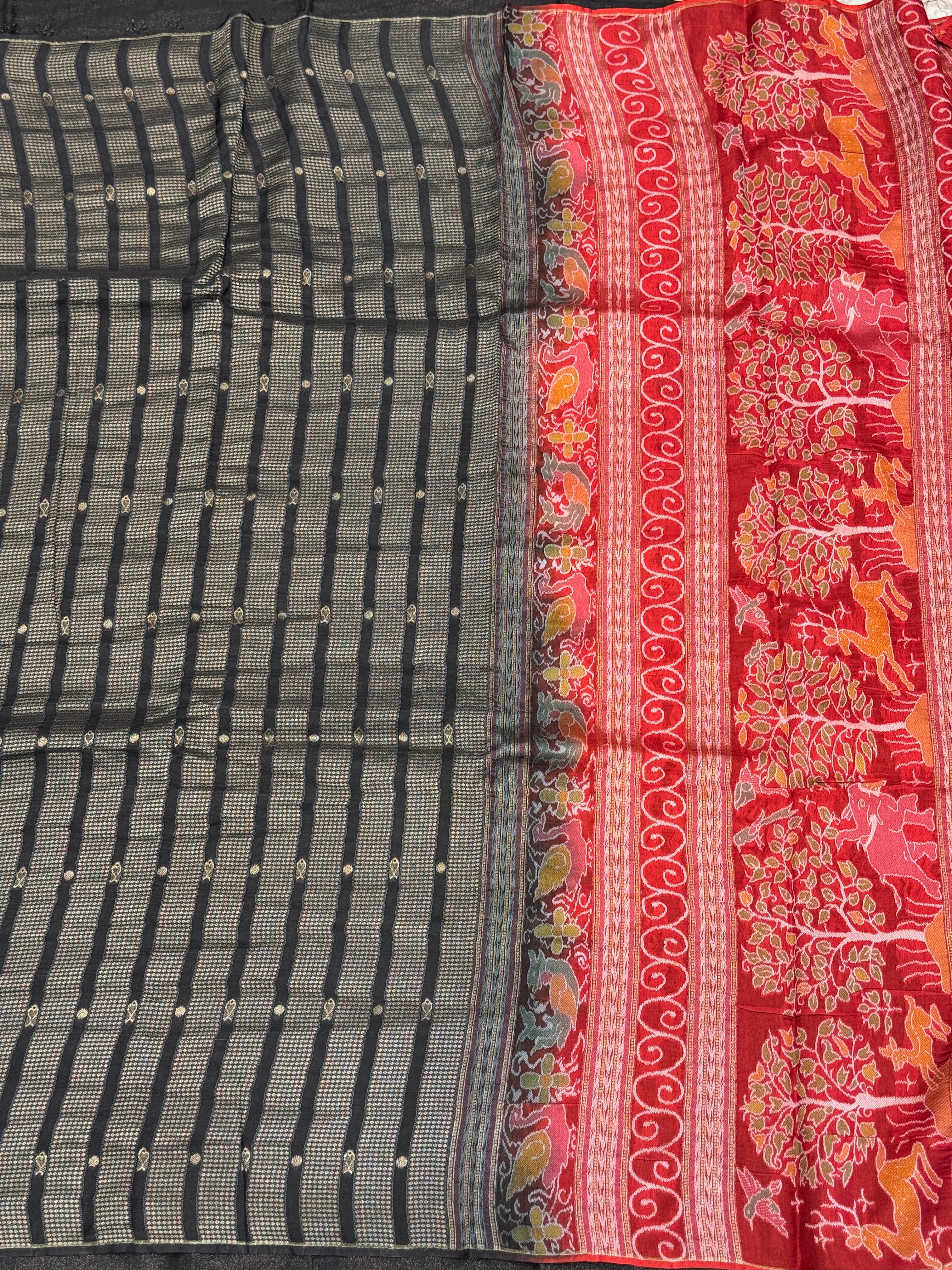 Madhuri Dixit Insired Banarasi Munga Black Red Saree