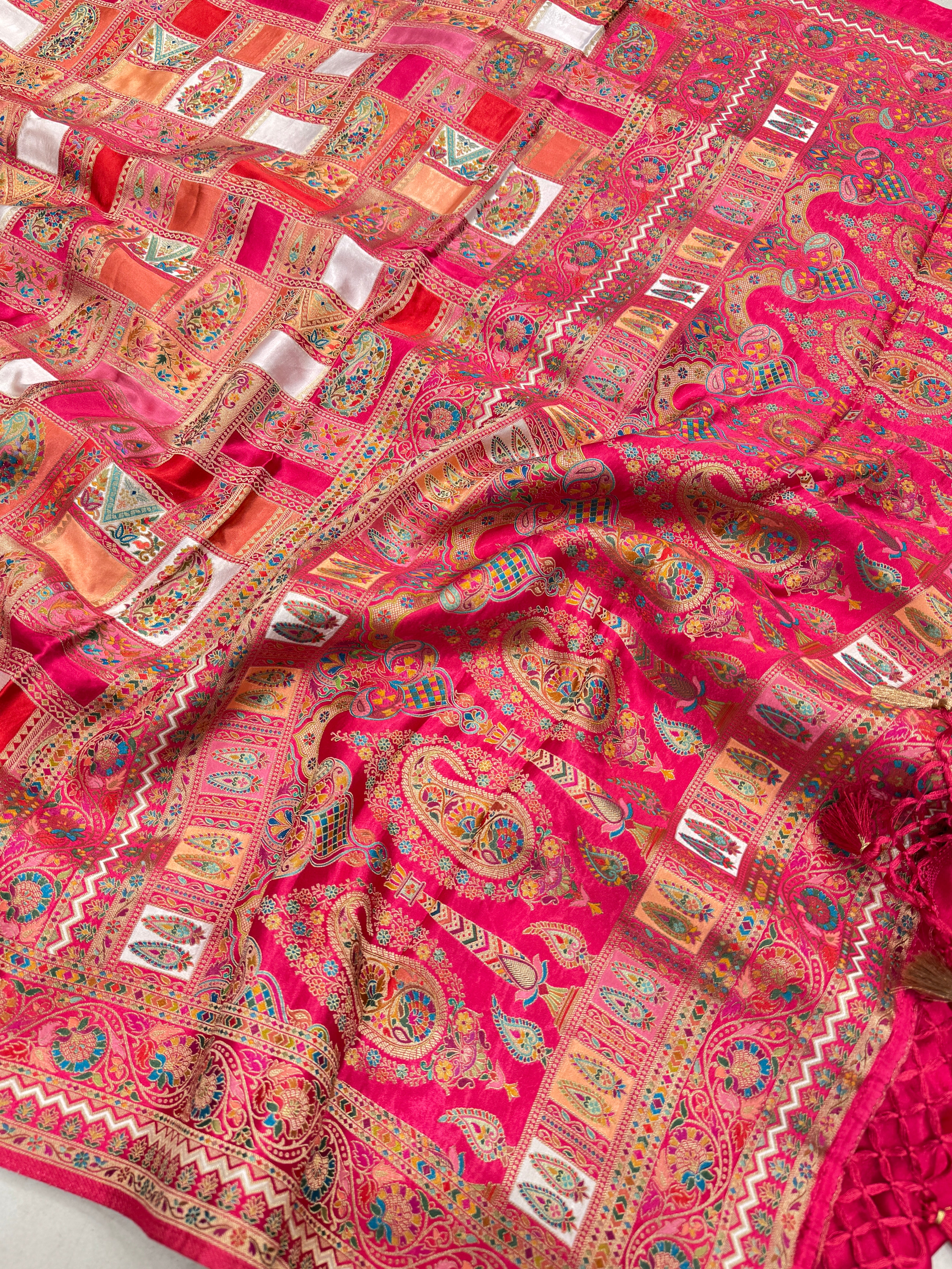 Moti White Check Rani Banarasi Modal Rangkat Saree
