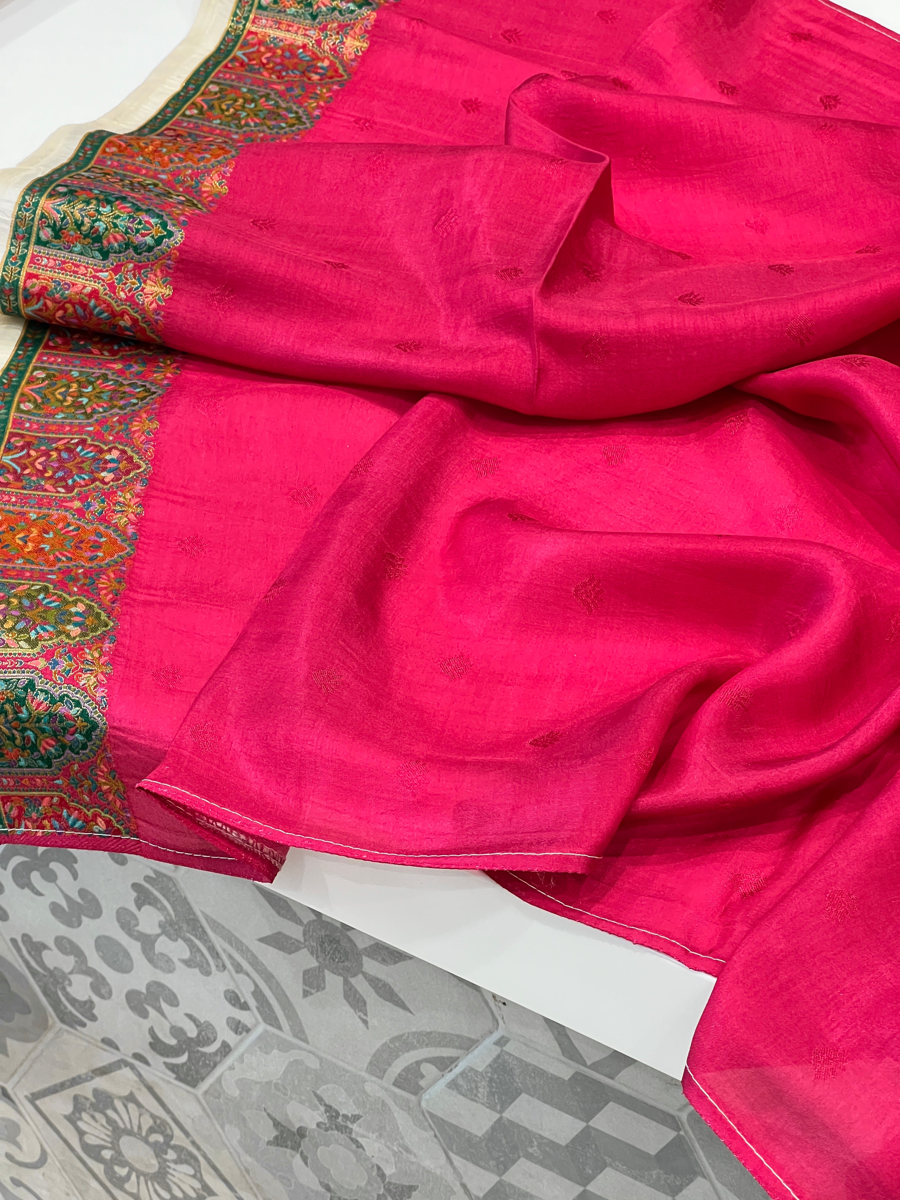 Off White Pashmina Darbar Style Silk Saree