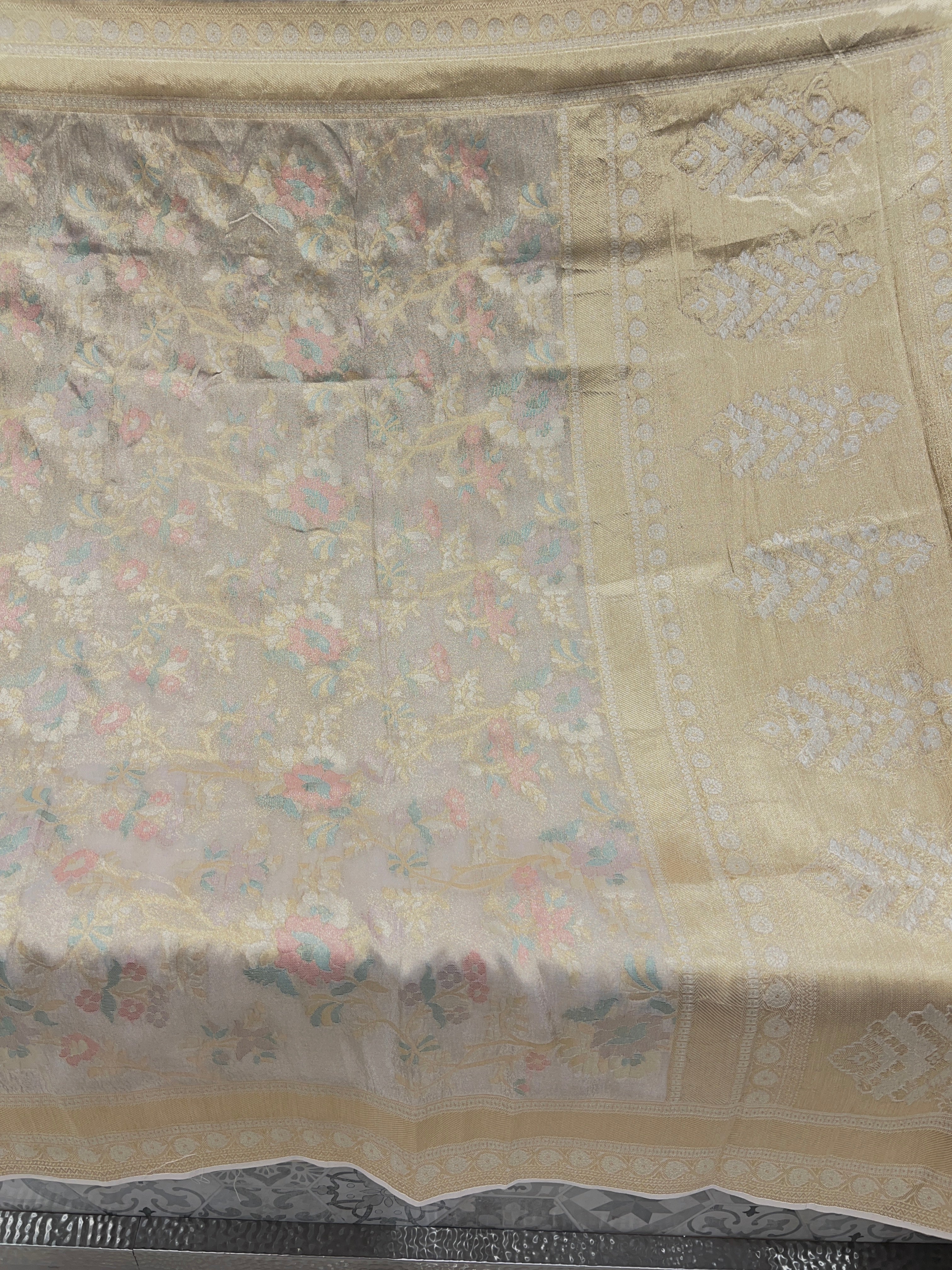 Banarasi Tissue Meenakari Munga Silk Saree