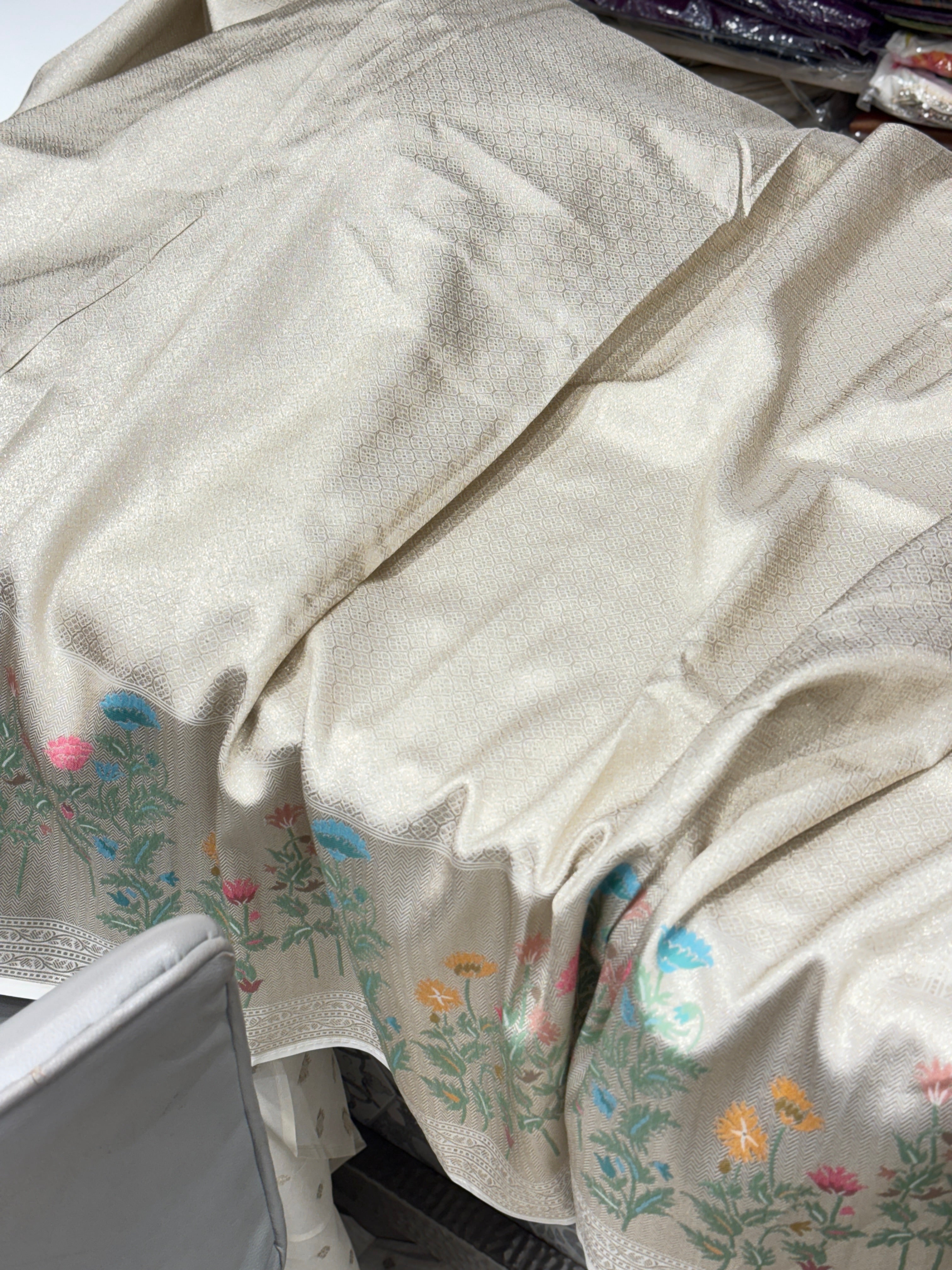 Silver Munga Tissue Paithani Floral Butta Saree