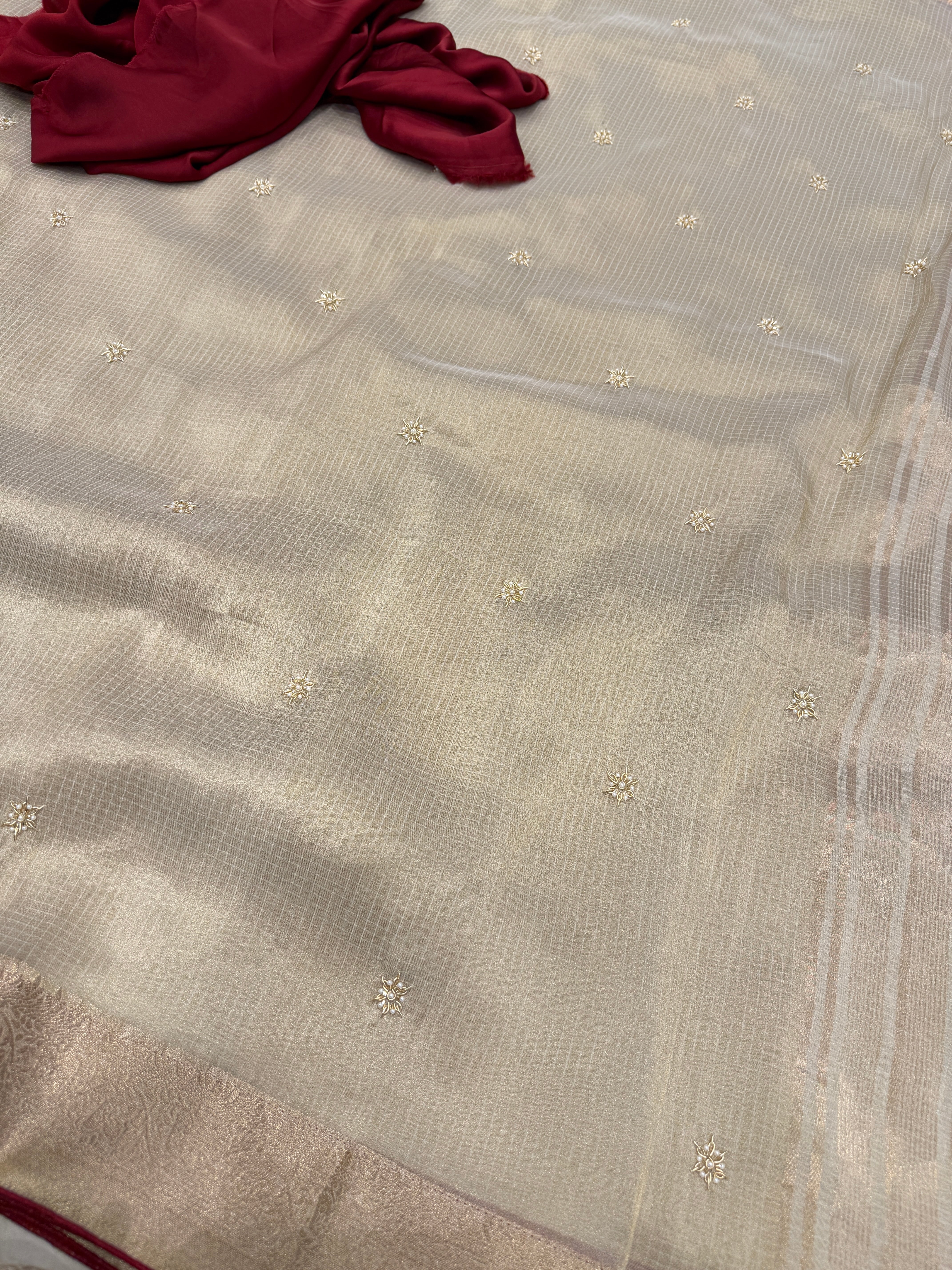 Soft Tissue Sitara Buttis Contrast Blouse Saree