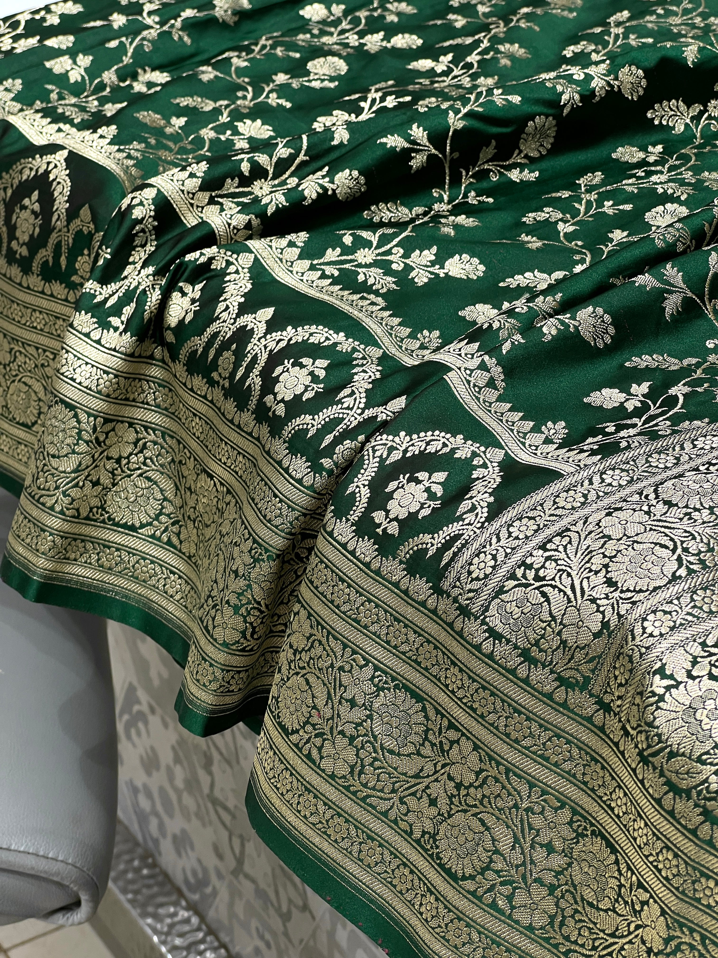 Bottle Green Banarasi Silk Crown Border Saree