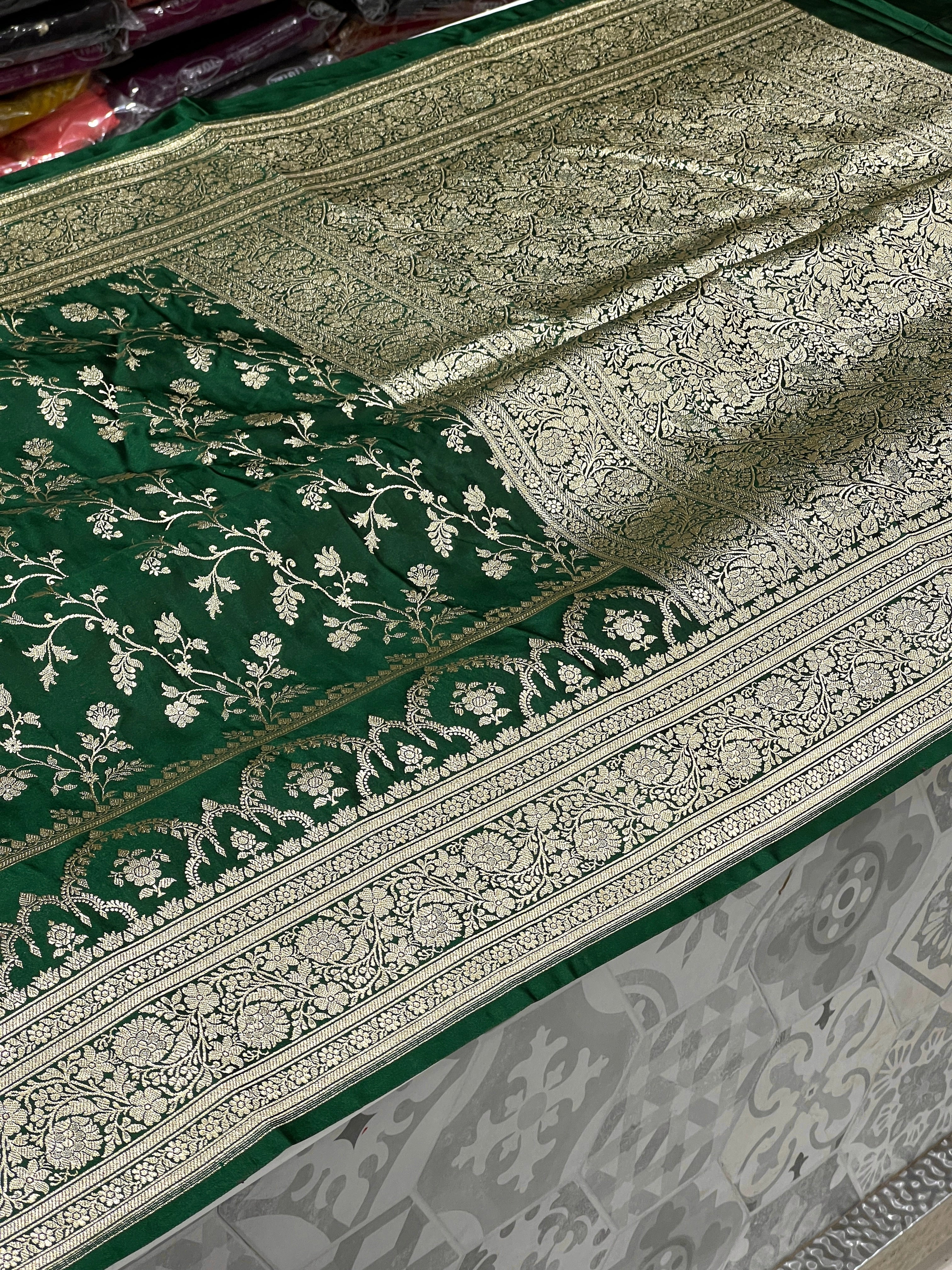 Bottle Green Banarasi Silk Crown Border Saree