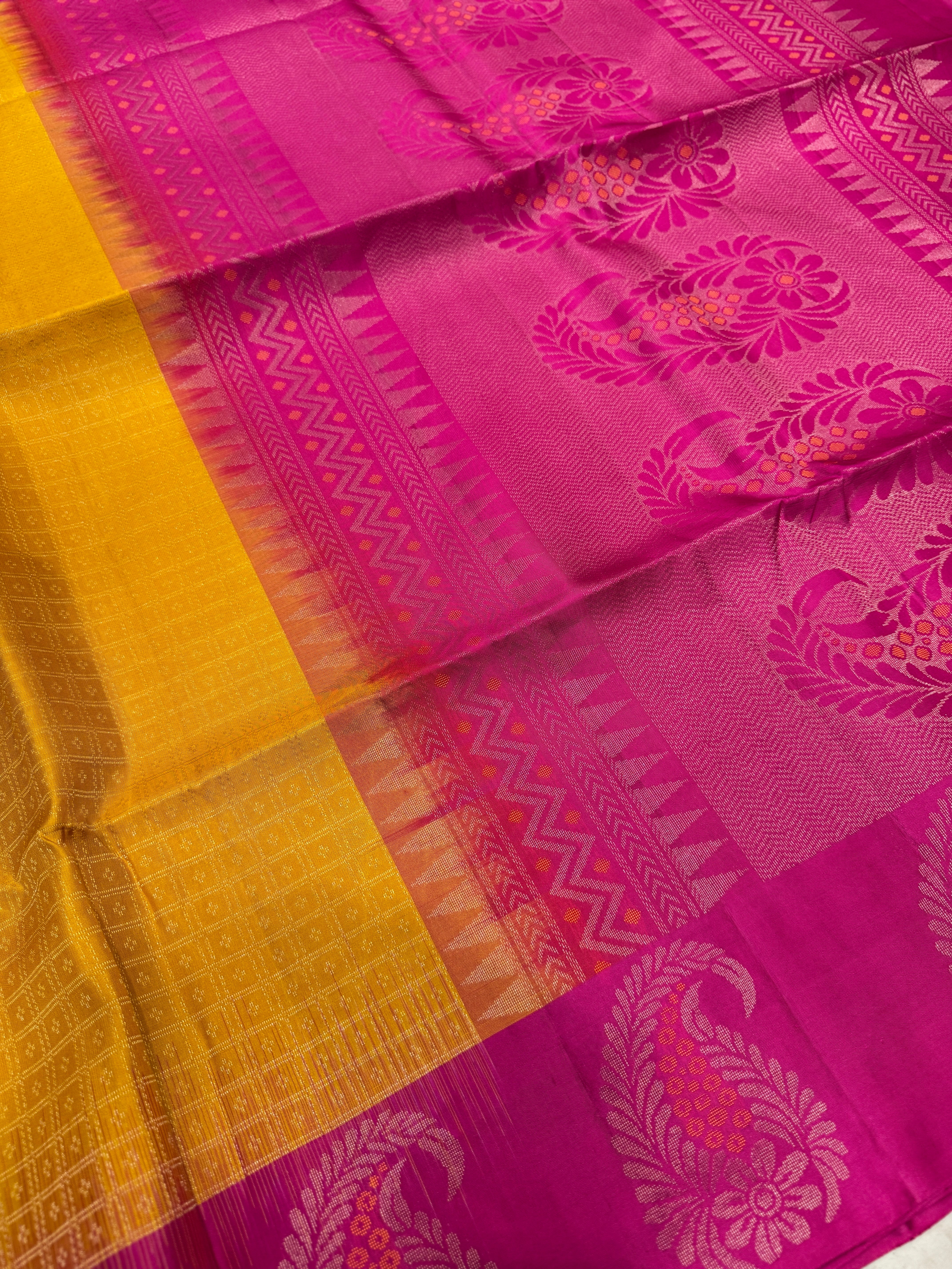 Yellow Rani Small Zari Checks Handloom Kanchipuram Pure Silk Saree