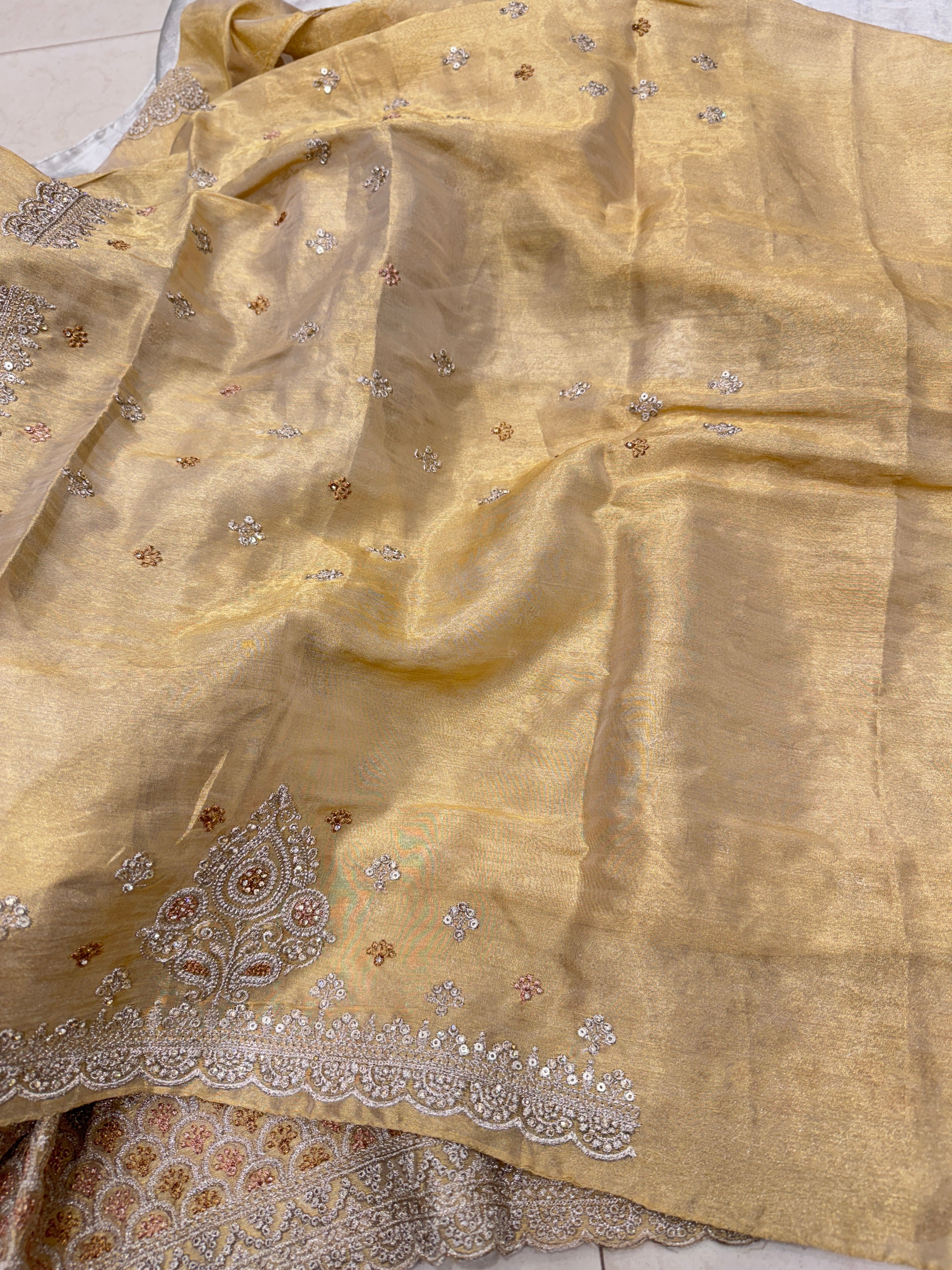 Golden Silver Soft Tissue Pita Small Scallop Embroidery Saree