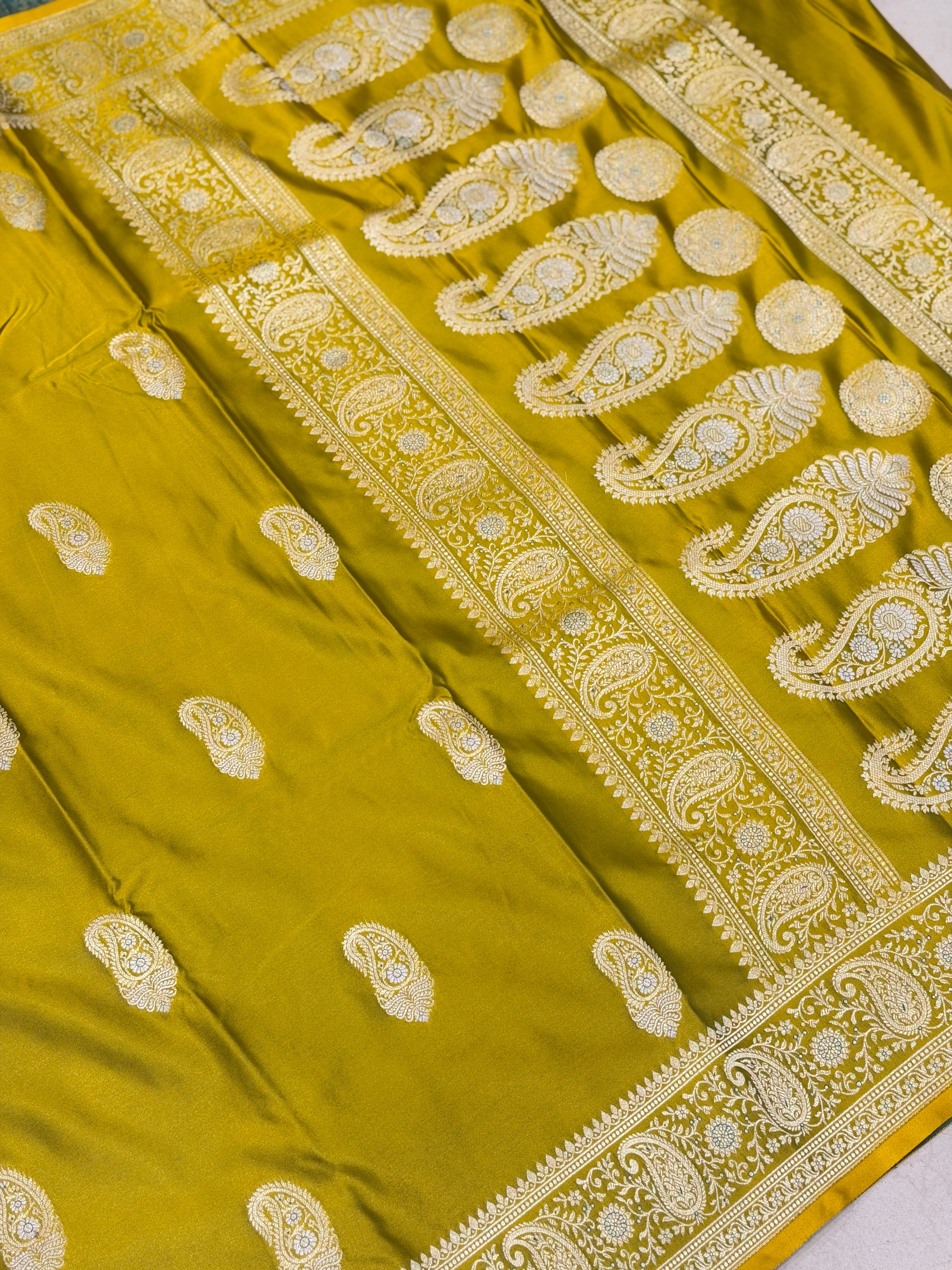 Lime Green Sona Roopa Keri Butta Banarasi Silk Saree