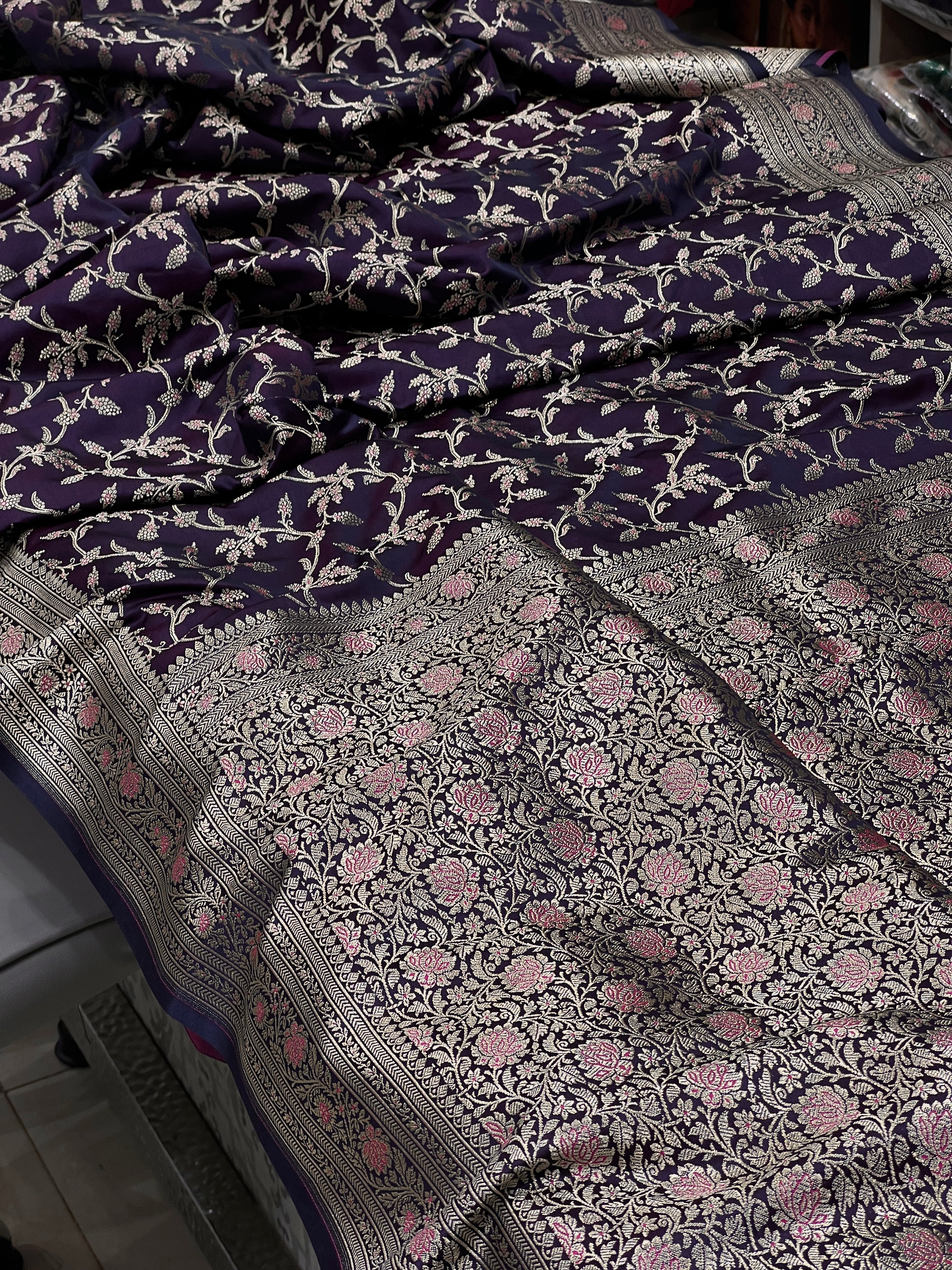 Purple Dhup Chav Banarasi Silk Pine Jaal Saree