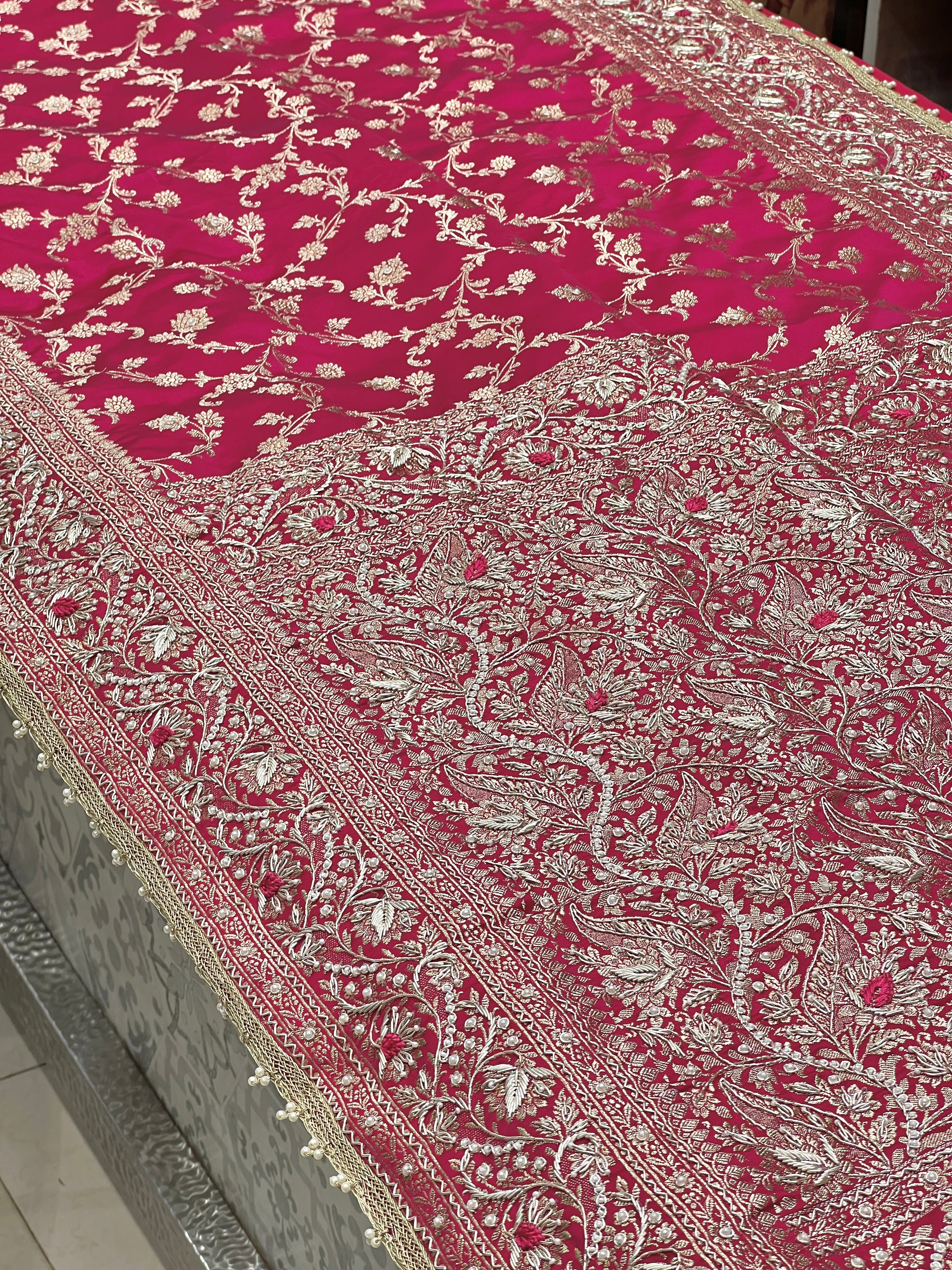 Rani Banarasi Upside Down Border Hand Embroidery Saree