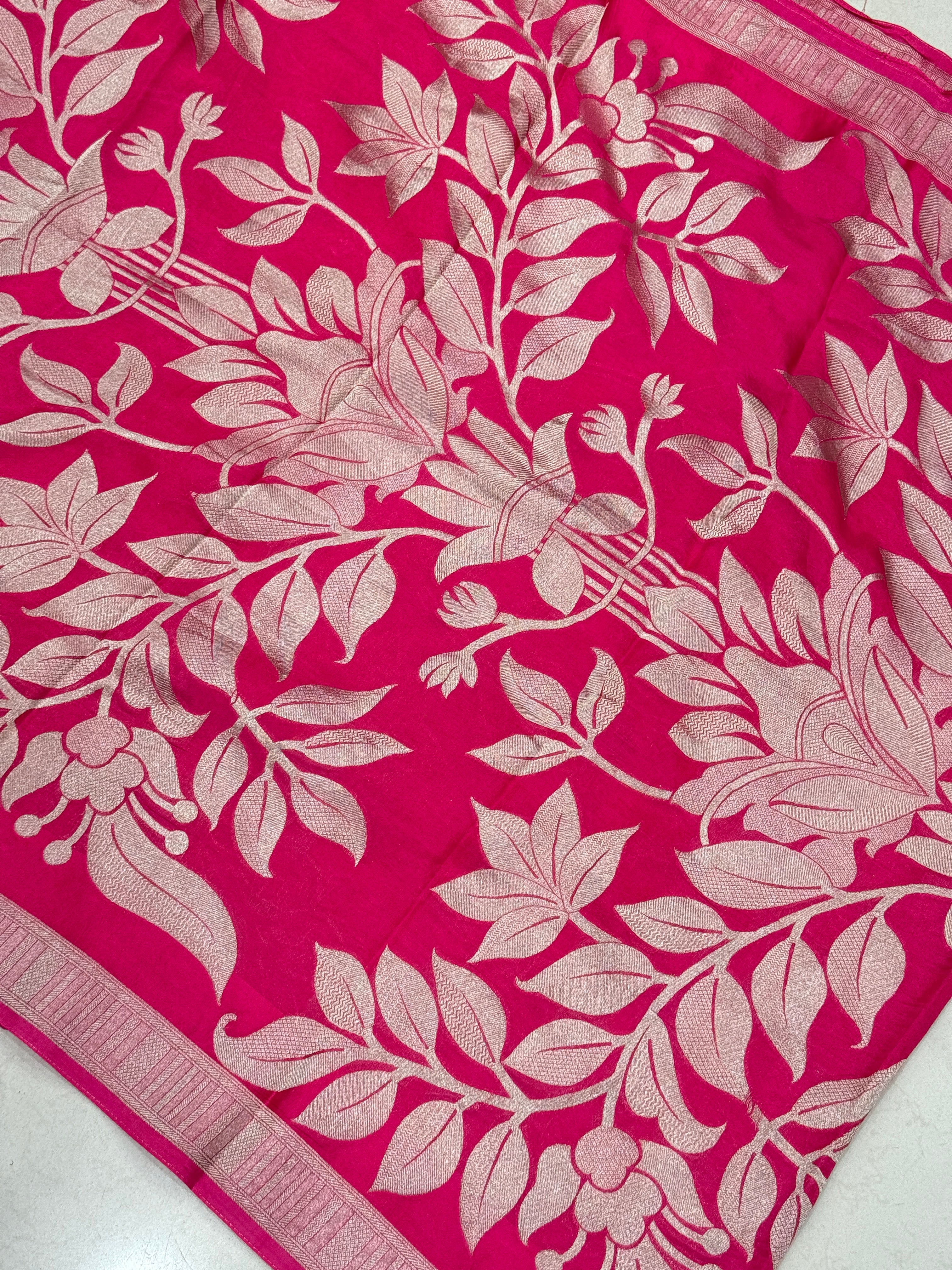 Rani Contemporary Banarasi Munga Silk Mountain Lion Pallu Saree