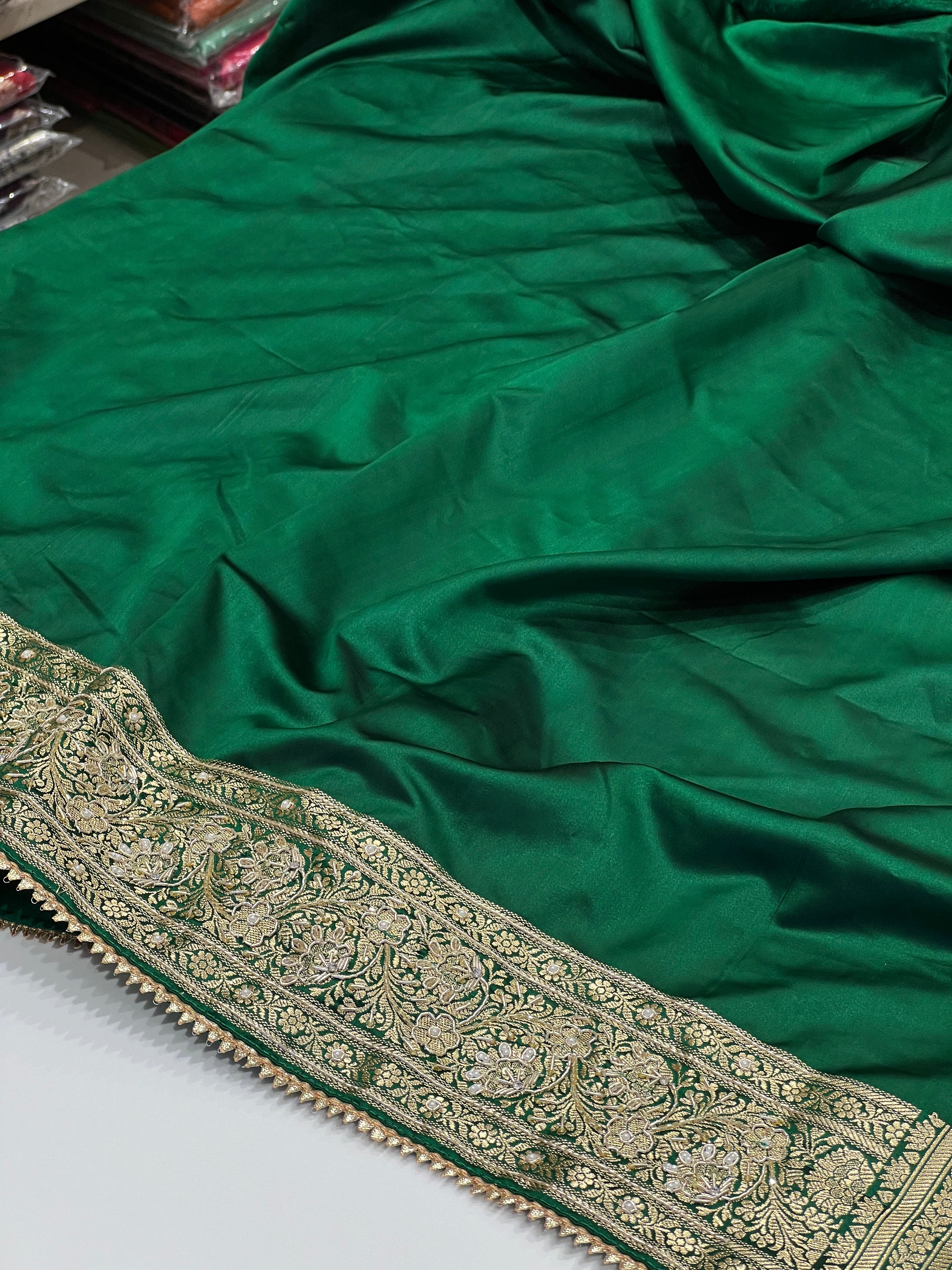 Bottle Green Banarasi Silk Simple Zardosi saree