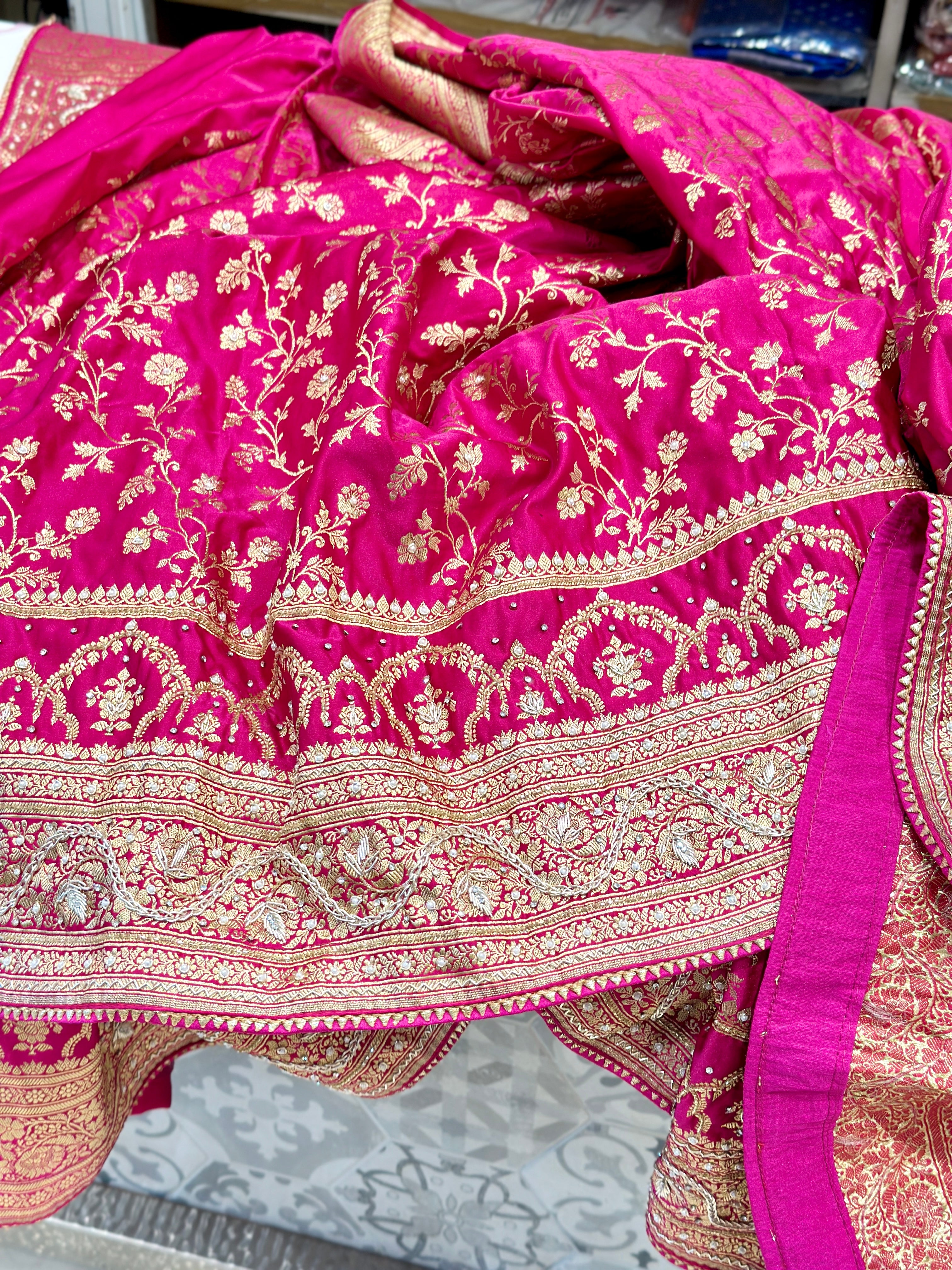 Rani Banarasi Hand Zardosi Chain Embroidery
