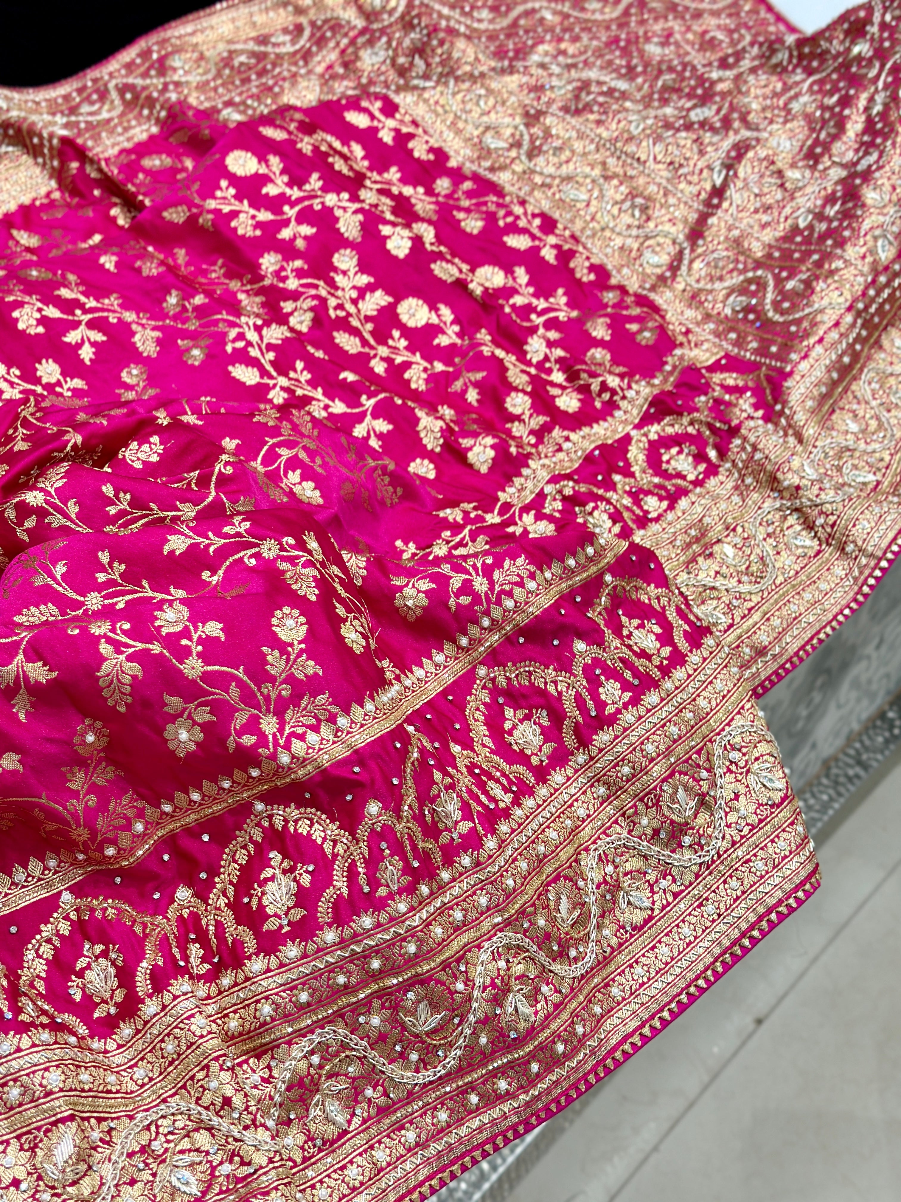 Rani Banarasi Hand Zardosi Chain Embroidery