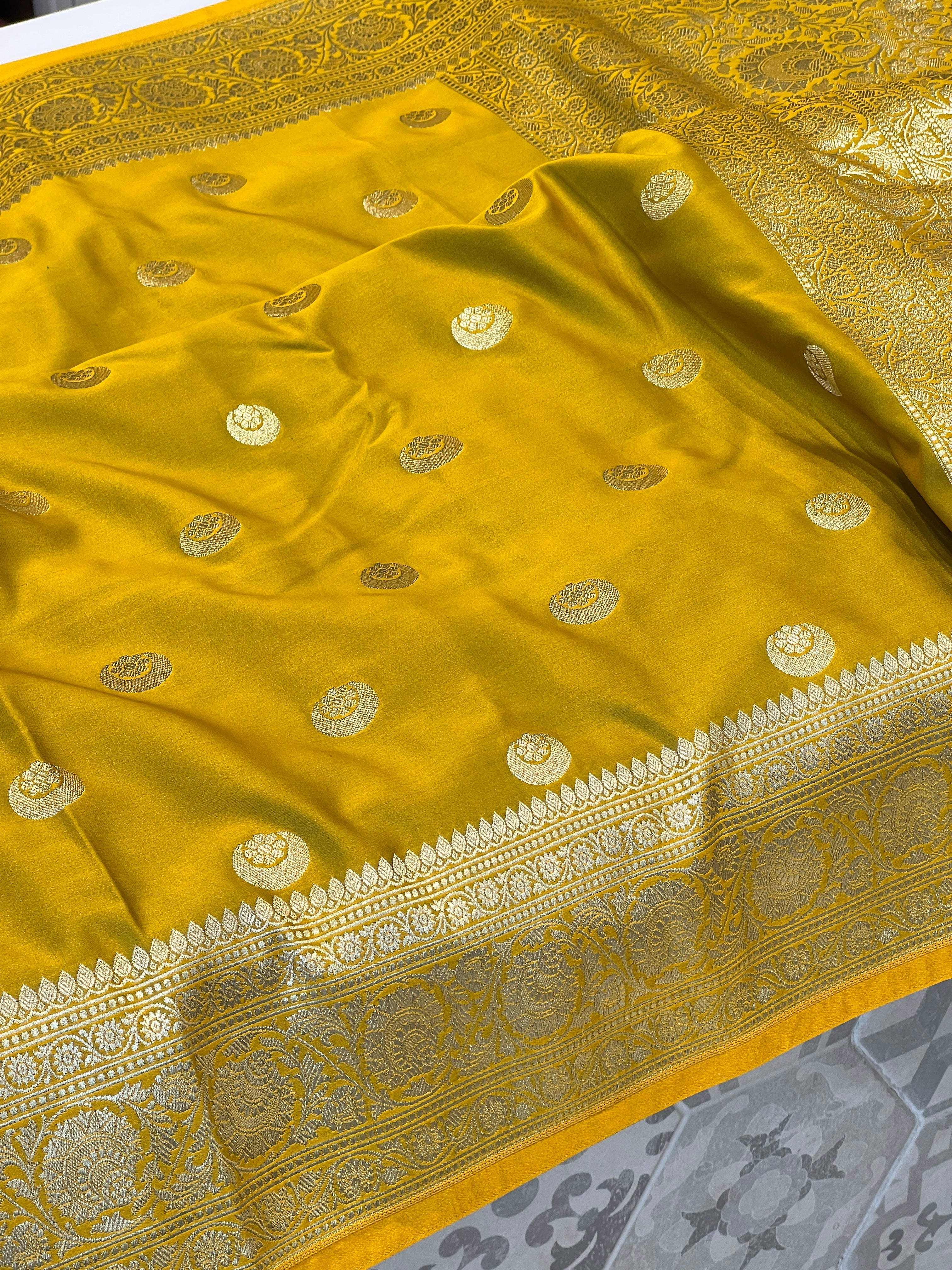 Greenish Yellow Banarasi Chand Butti Saree