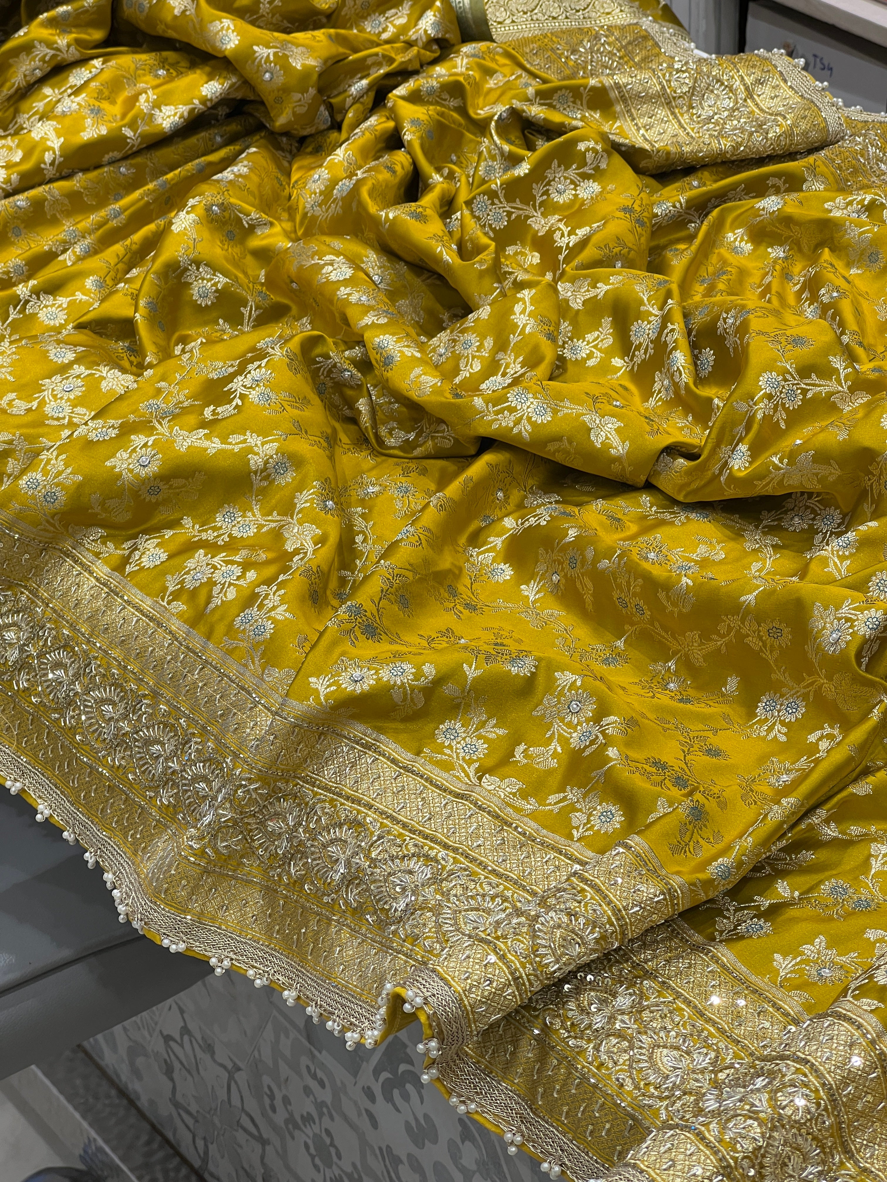 Yellowish Green Banarasi Zardozi Hand Embroidery Saree