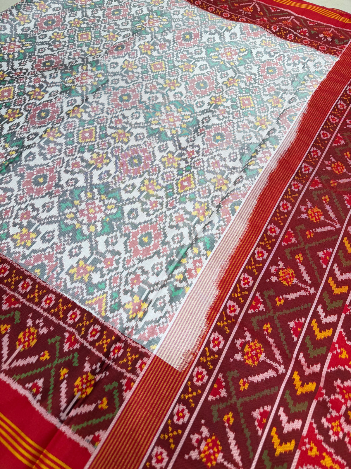 White Red Navratna Patan Patola Handloom Pure Silk Saree