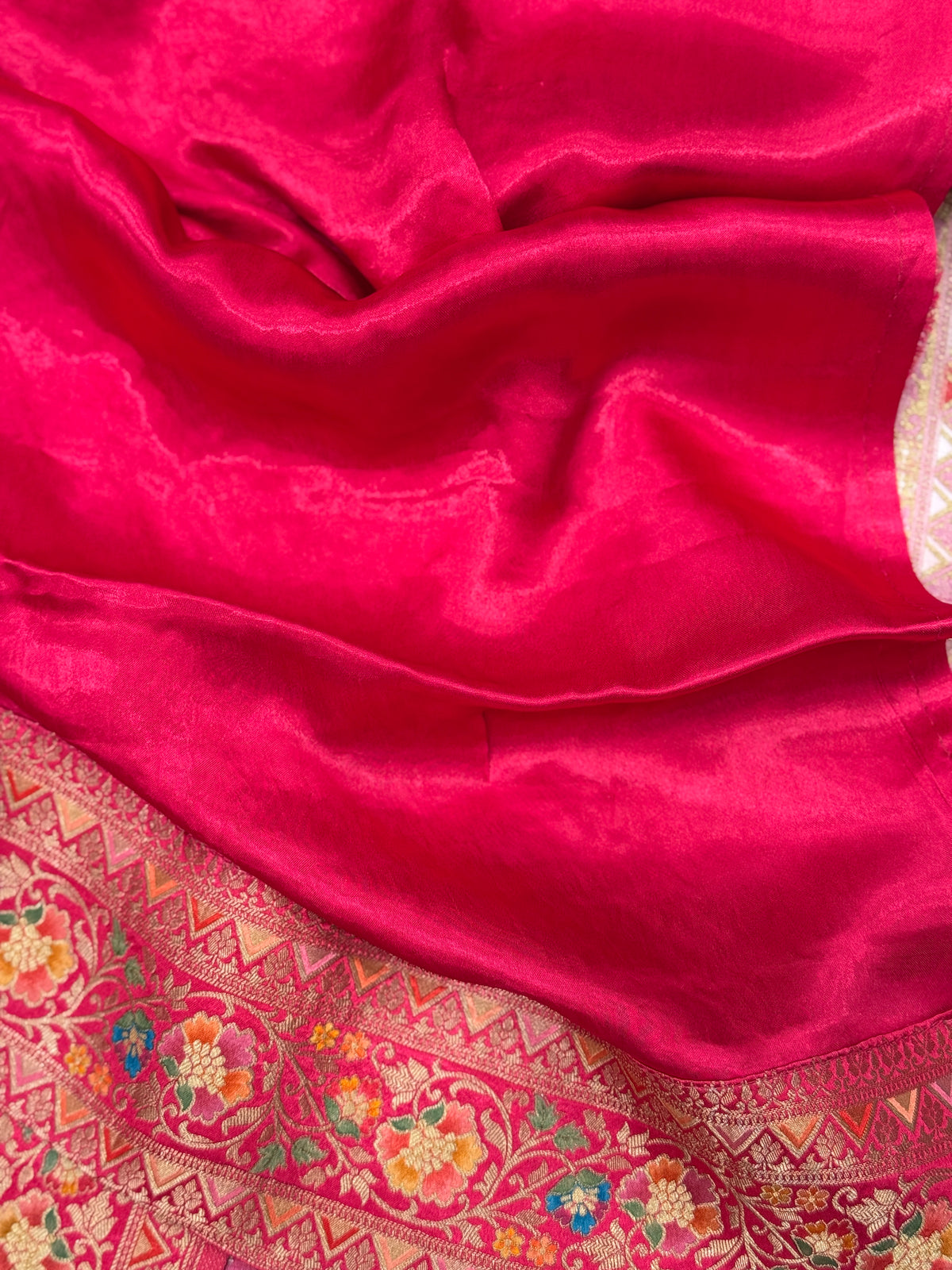 Moti White Rani Patola Elephant Motif Modal Rangkat Saree