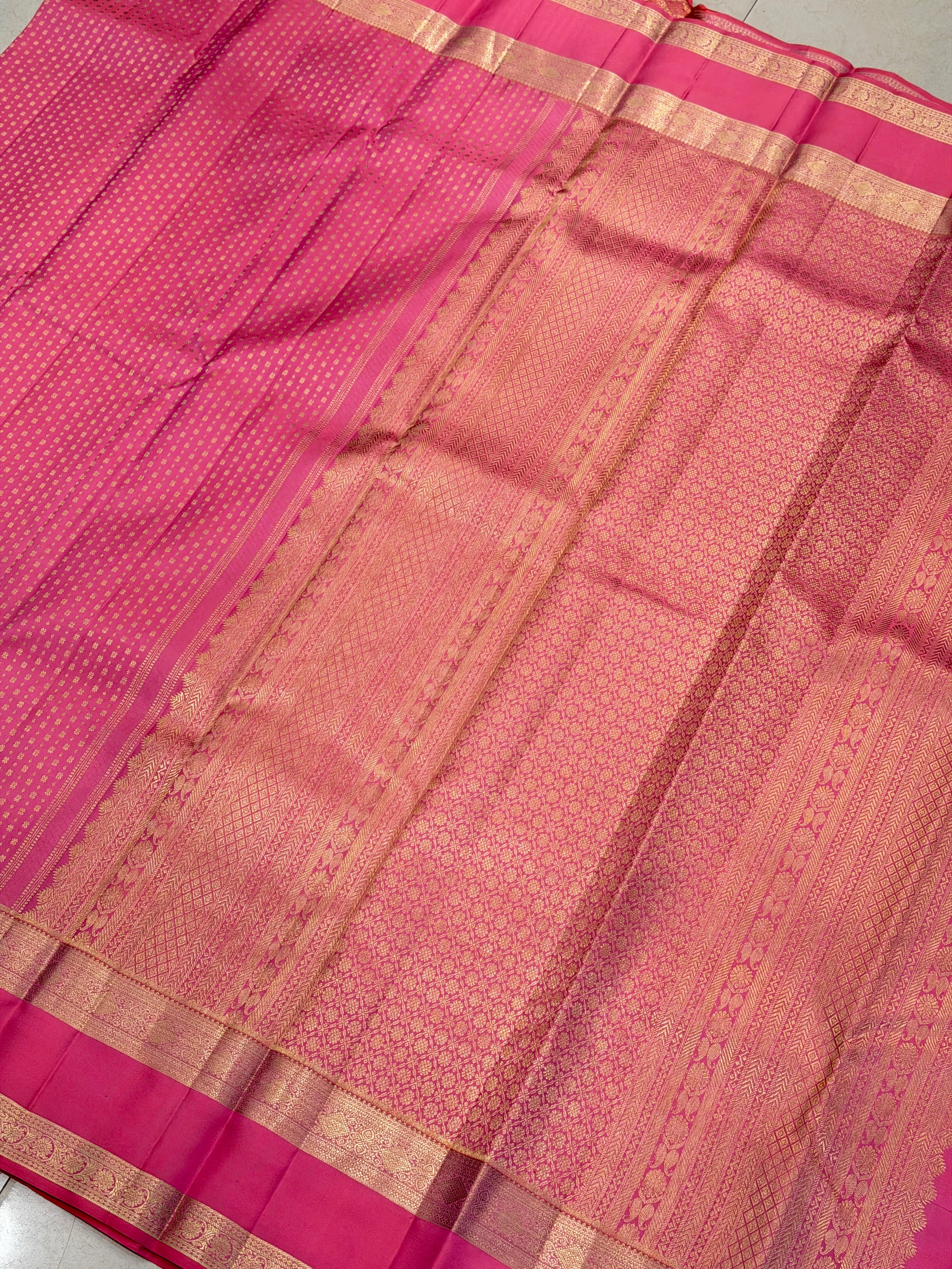 Light Pink Contemporary Weave Handloom Pure Silk Kanjivaram Saree