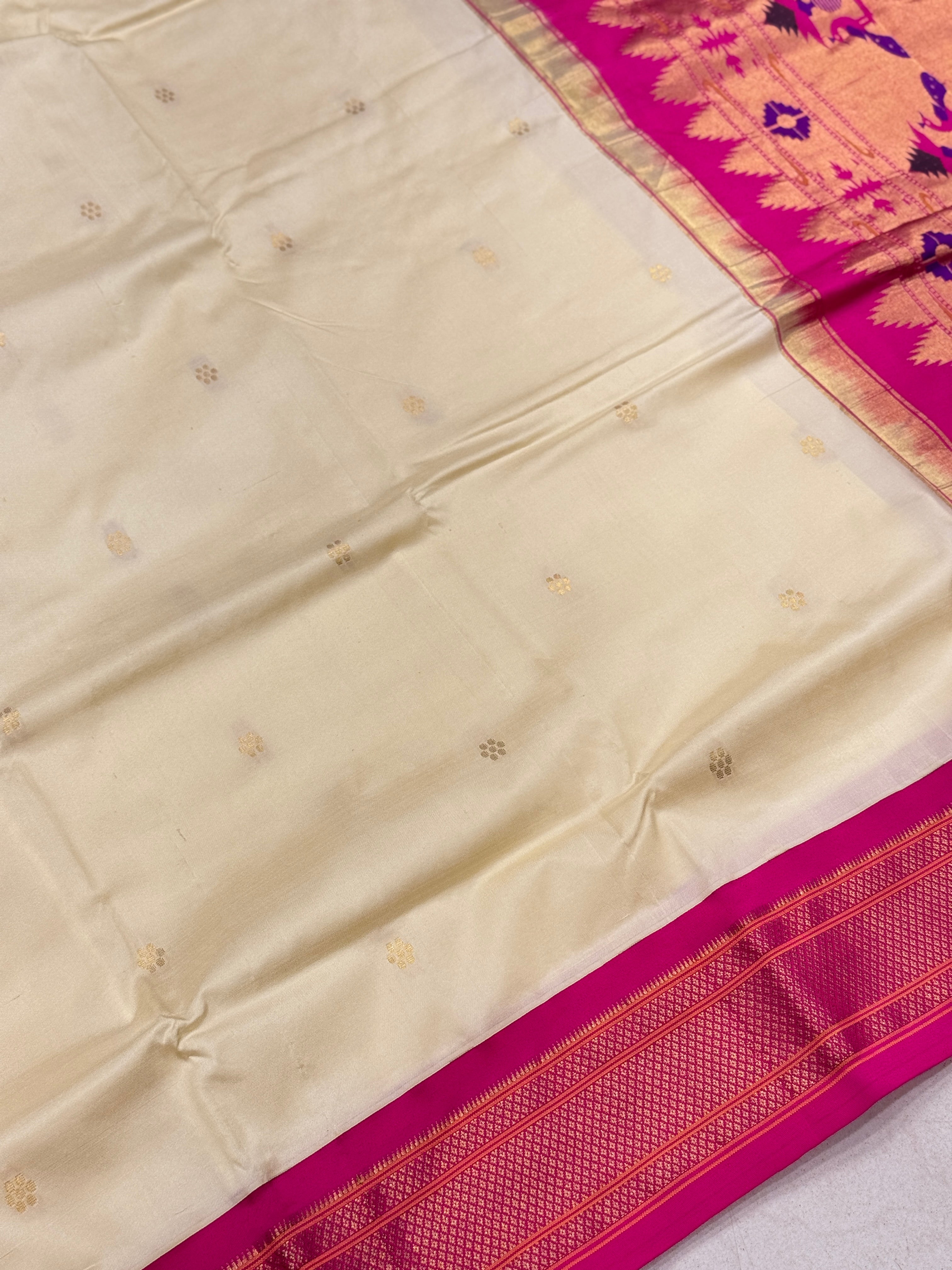 Beige Rani Morbangdi Paithani Saree